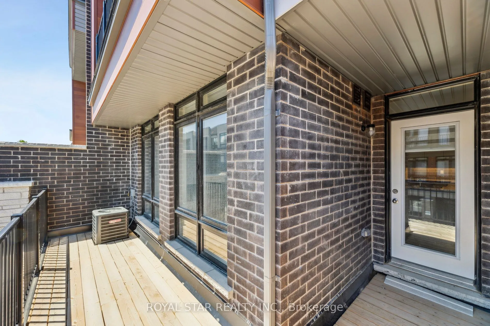 8 Coppini Lane