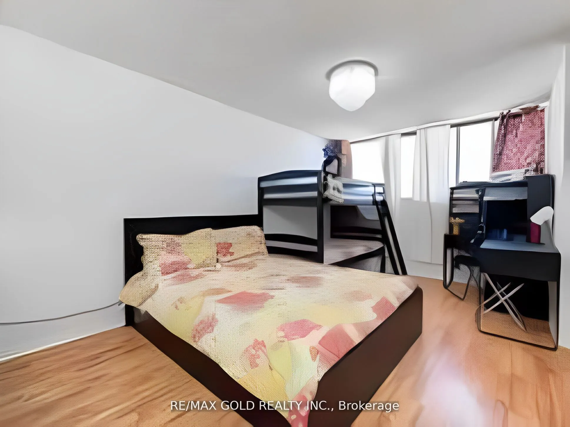 10 Tapscott Road, #907