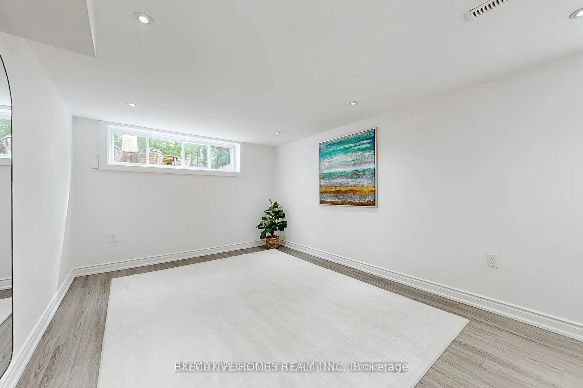 5 Penetang Cres (Basement) Crescent