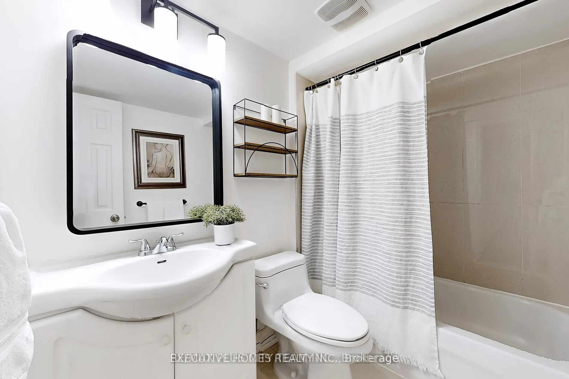 5 Penetang Cres (Basement) Crescent