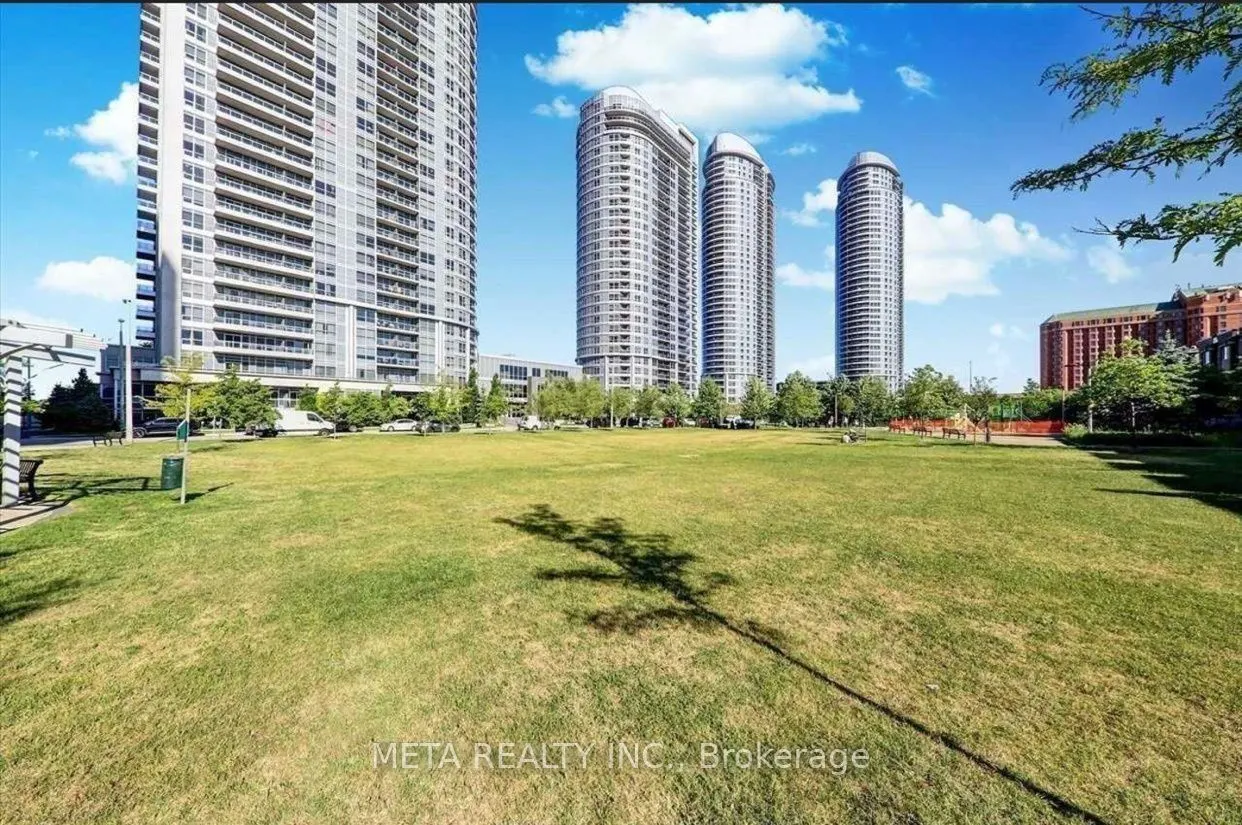 255 Village Green Square, #607