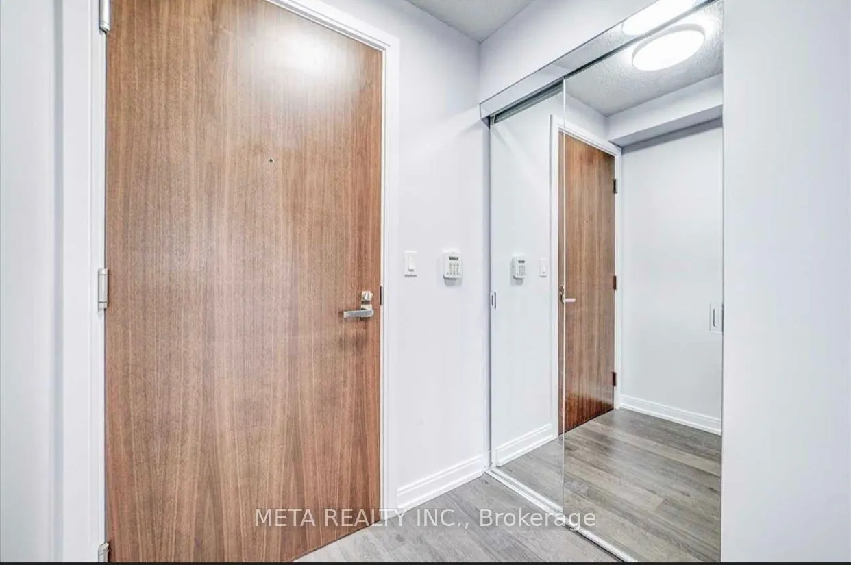 255 Village Green Square, #607