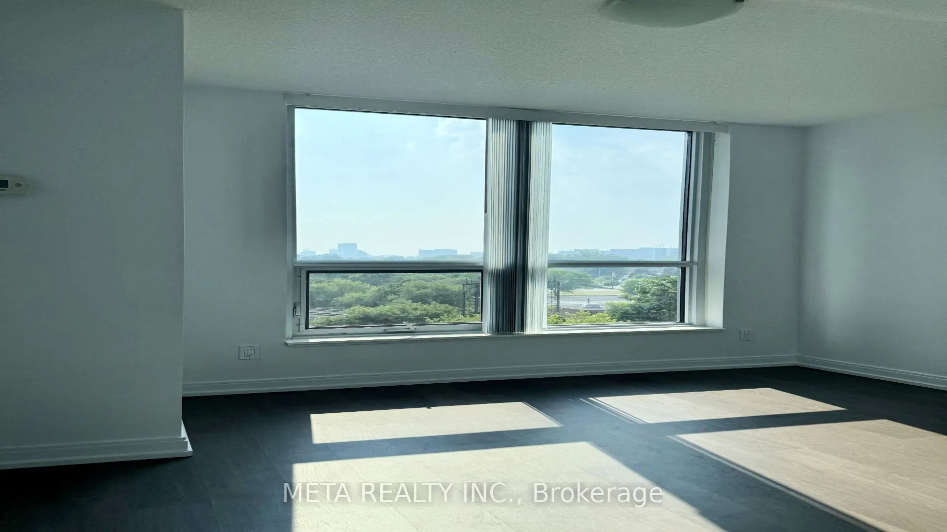 255 Village Green Square, #607