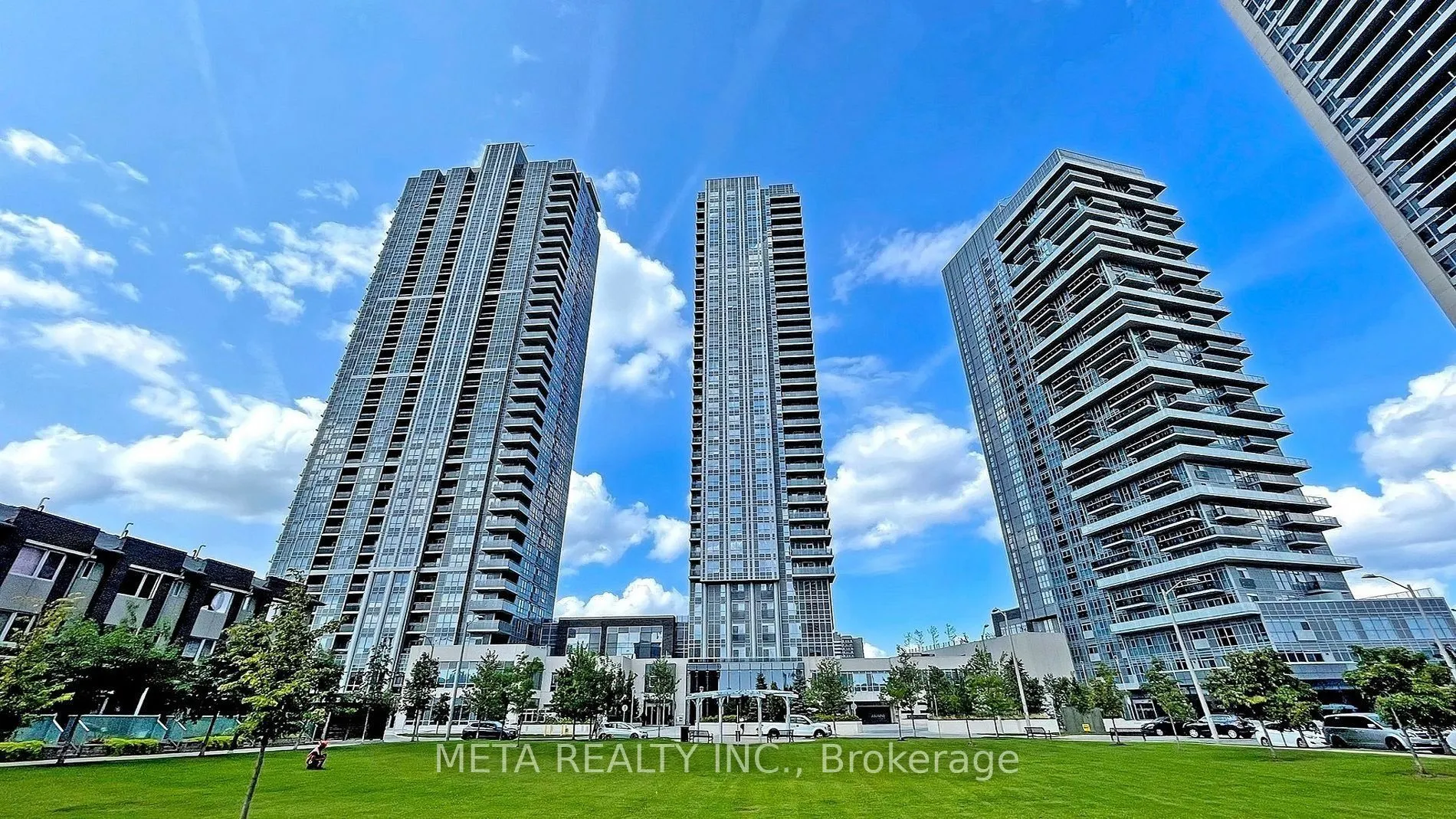 255 Village Green Square, #607