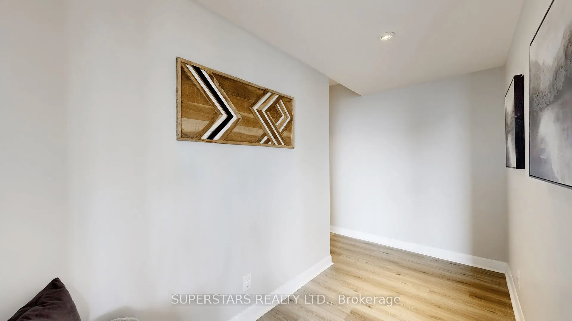 25 Town Centre Court, #1608
