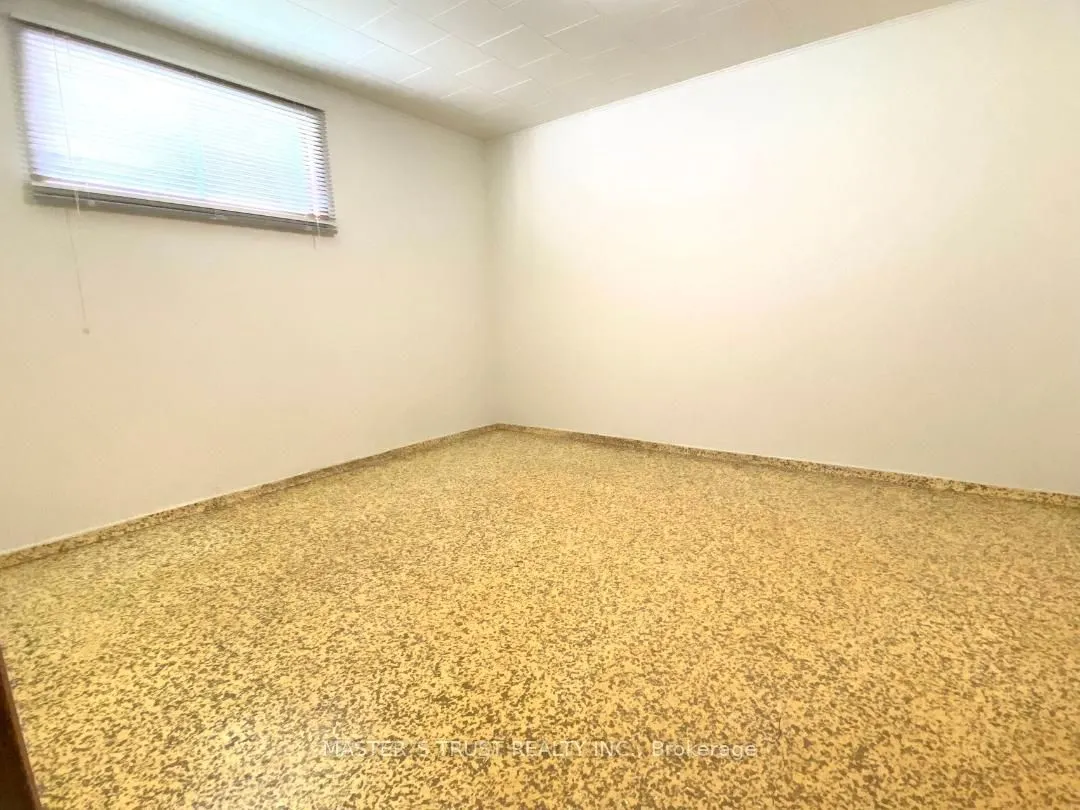 4 Tidworth Square, #Bsmt