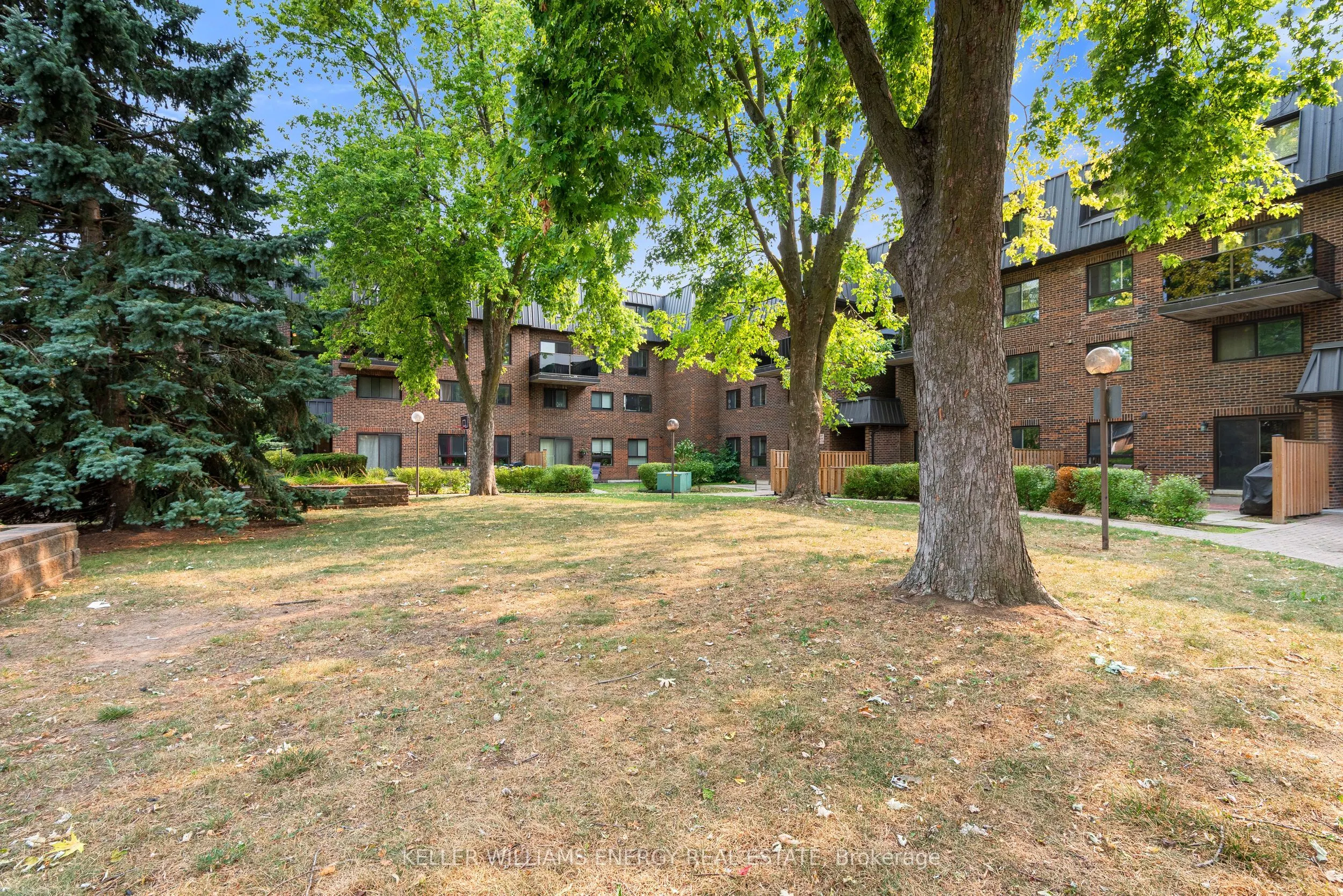 43 Taunton Road E, #1