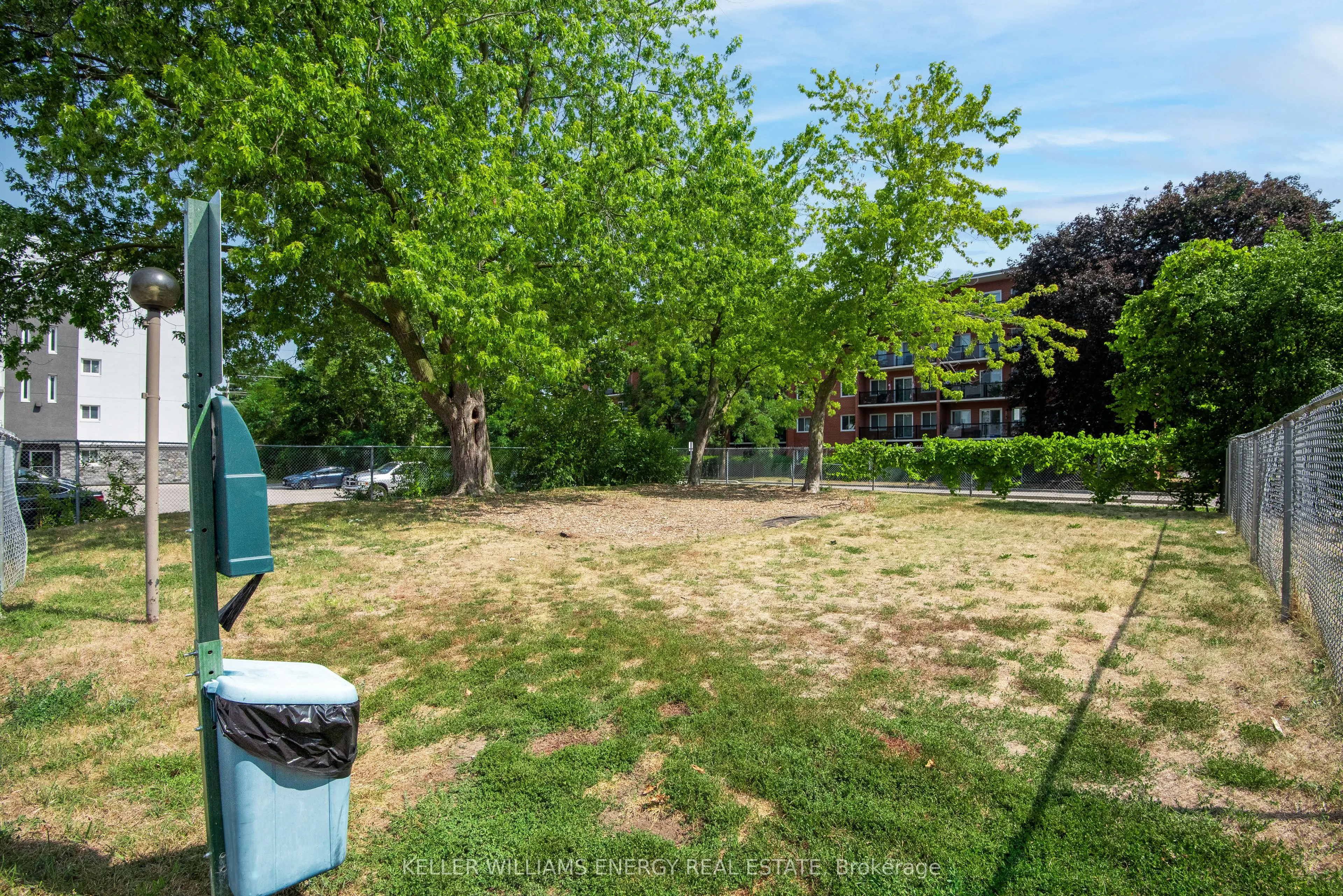 43 Taunton Road E, #1
