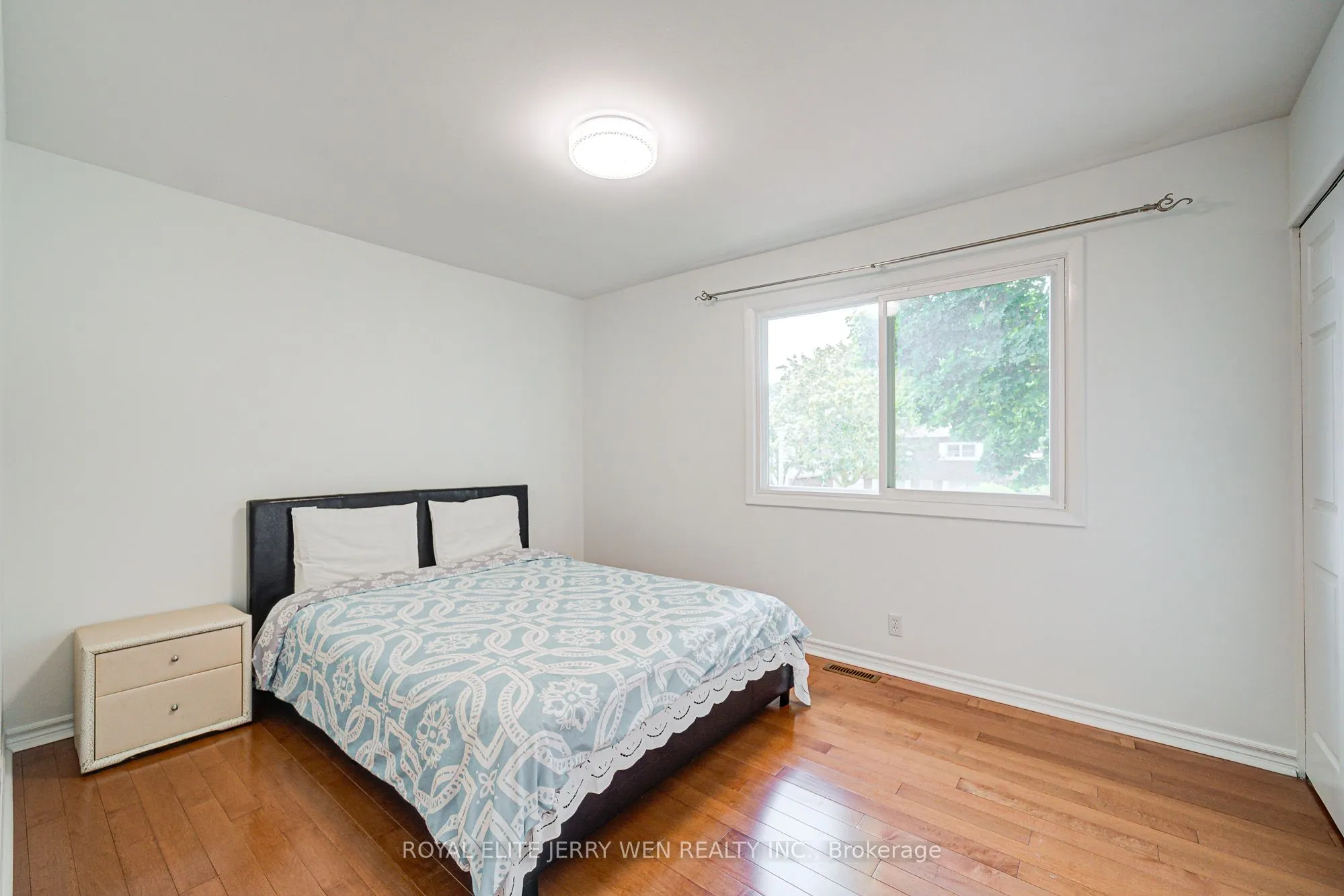 27 Dalbret Crescent