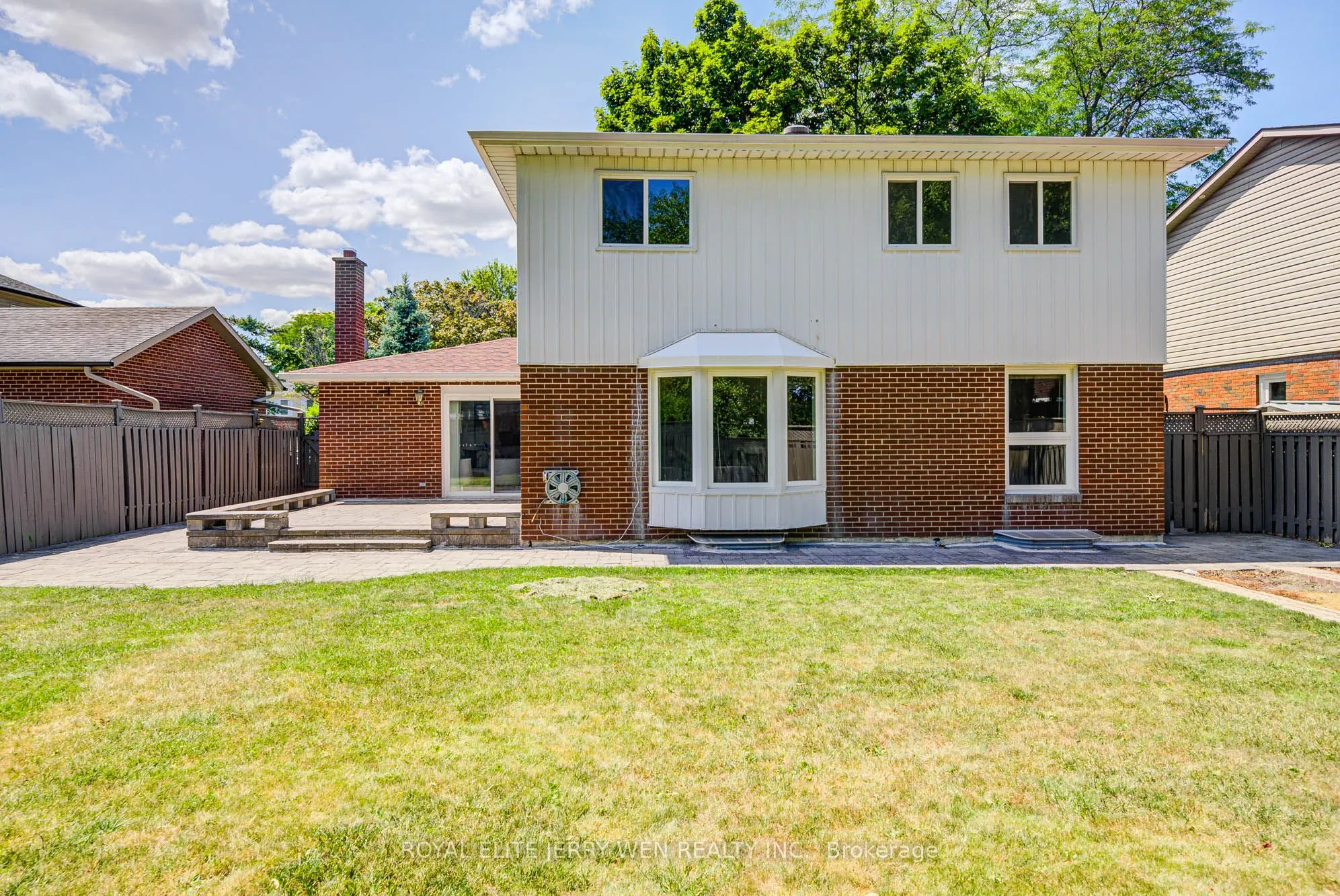 27 Dalbret Crescent