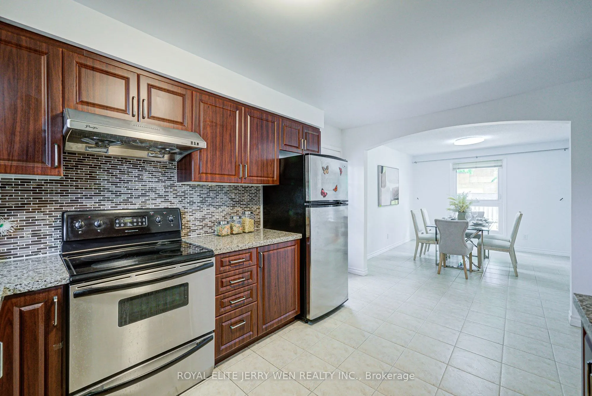 27 Dalbret Crescent