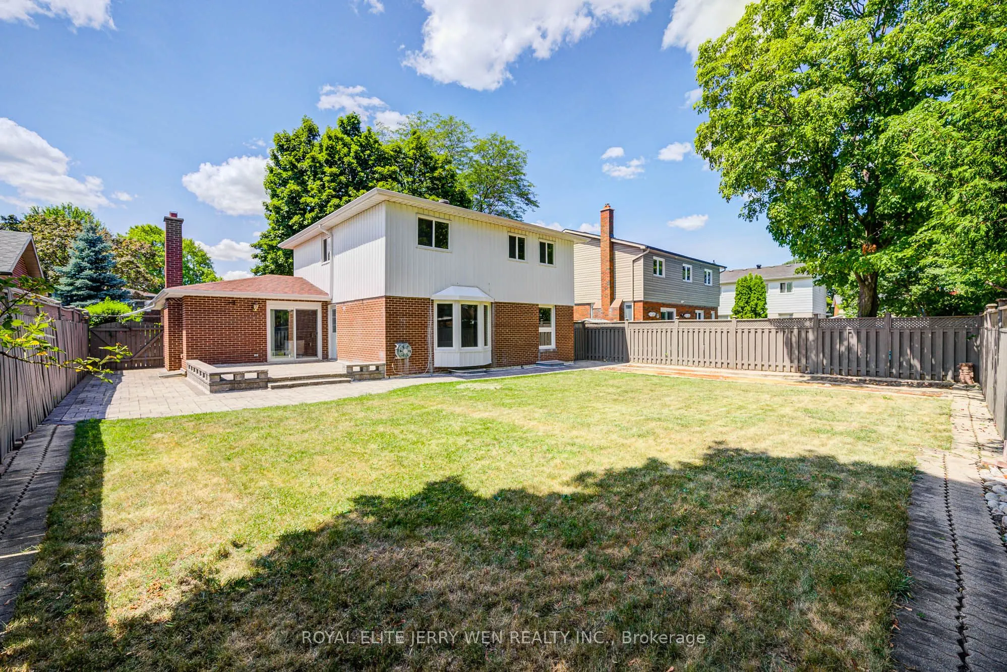 27 Dalbret Crescent