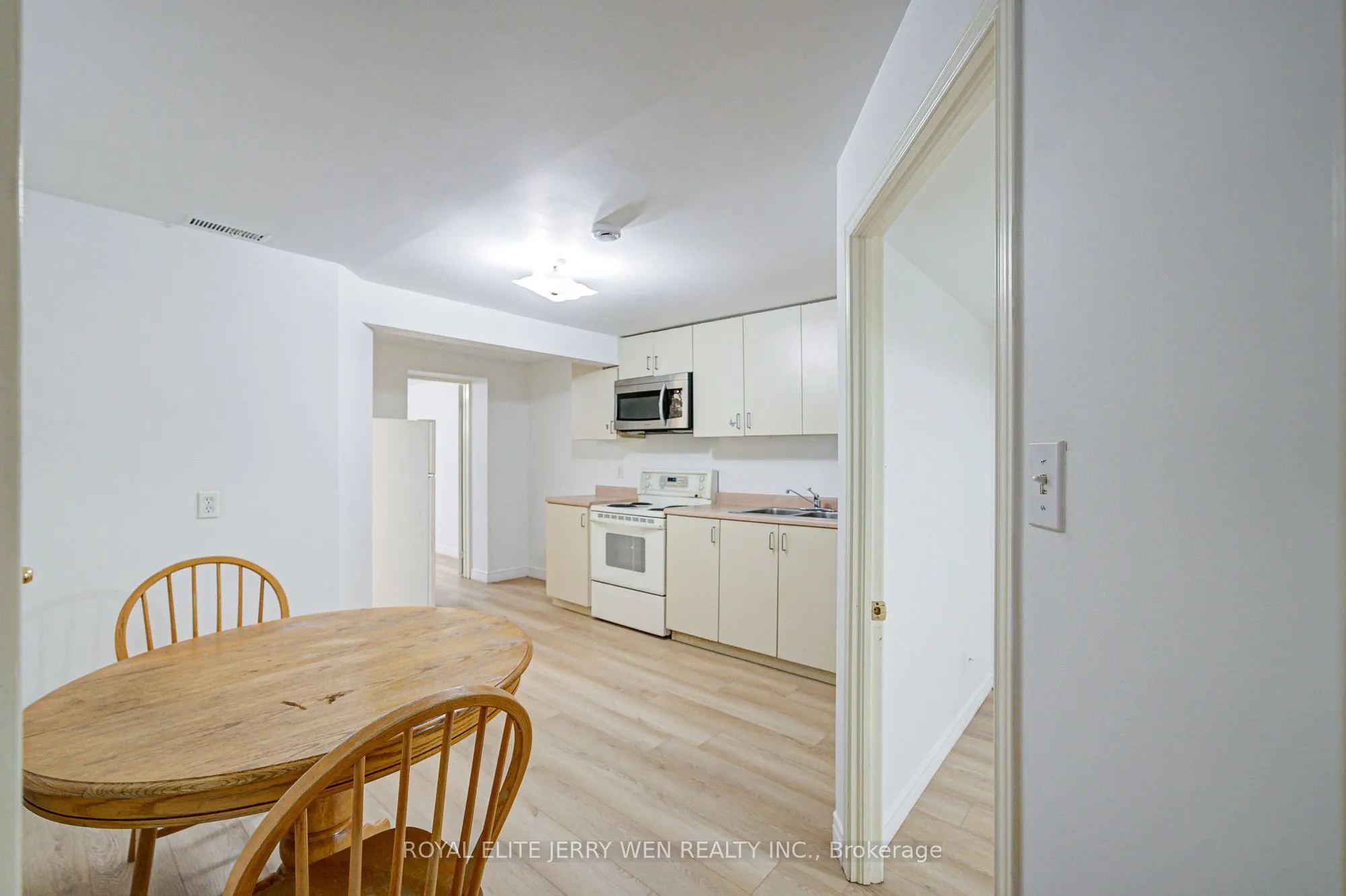 27 Dalbret Crescent
