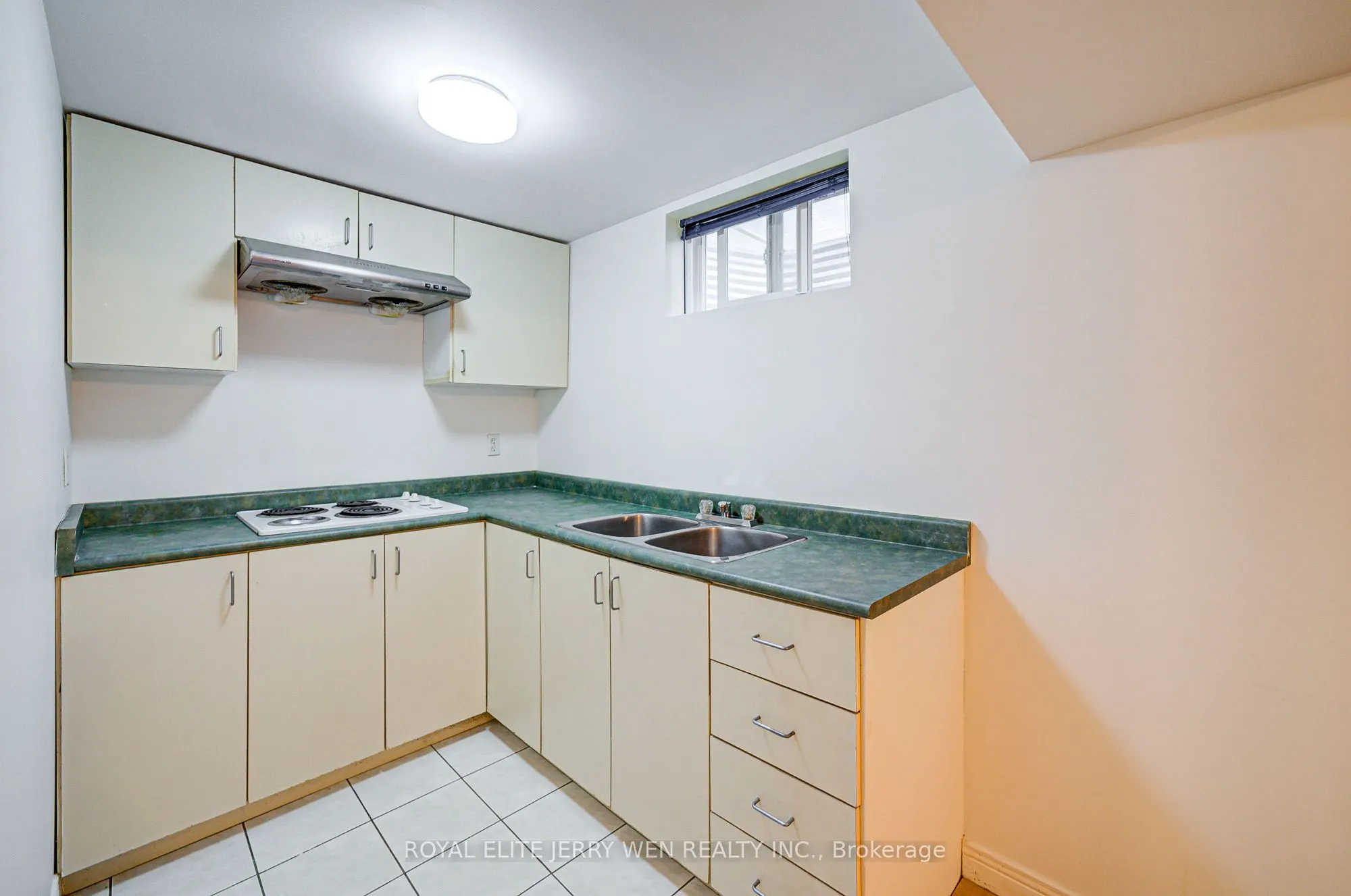 27 Dalbret Crescent