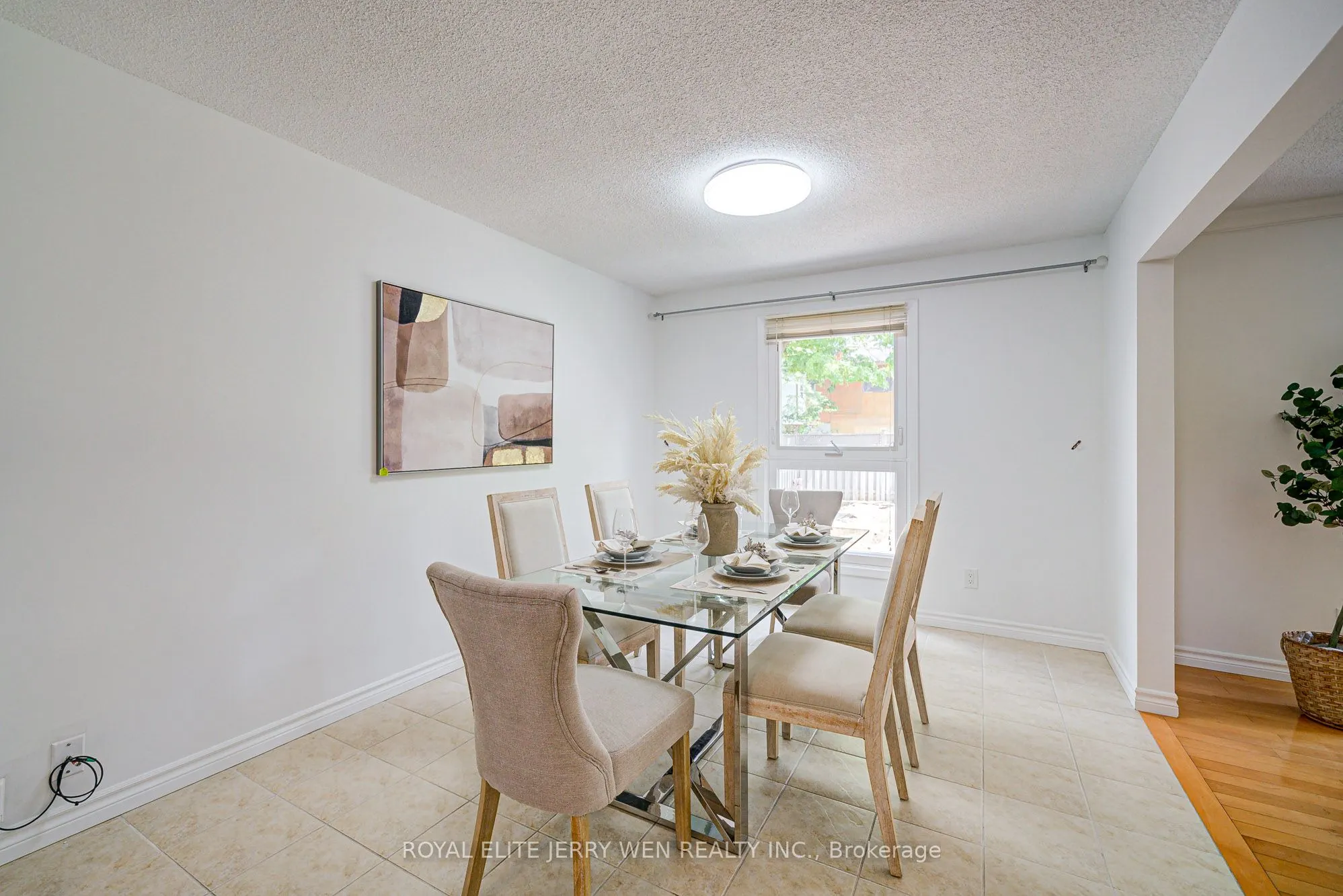 27 Dalbret Crescent
