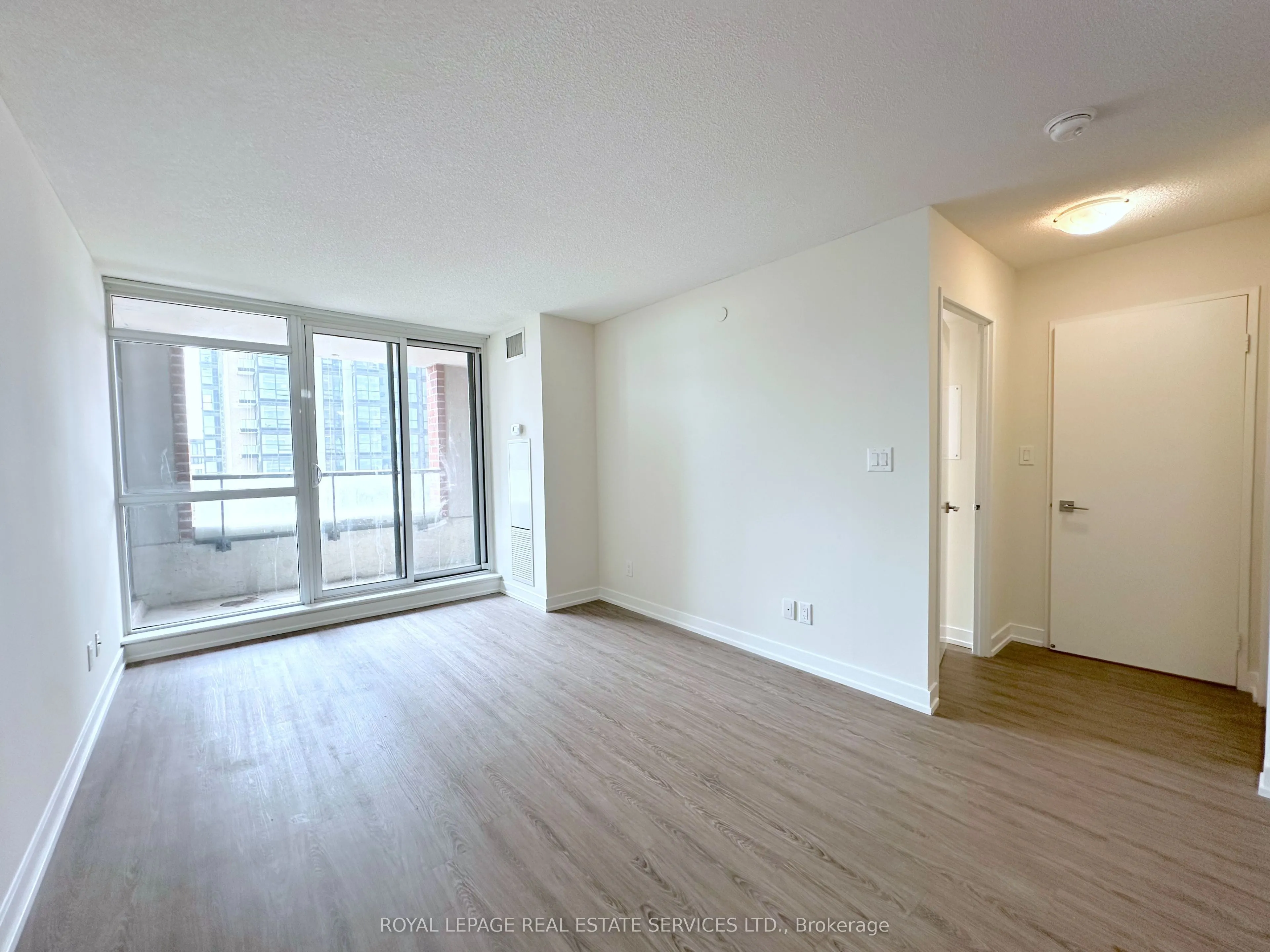 73 Bayly Street W, #622