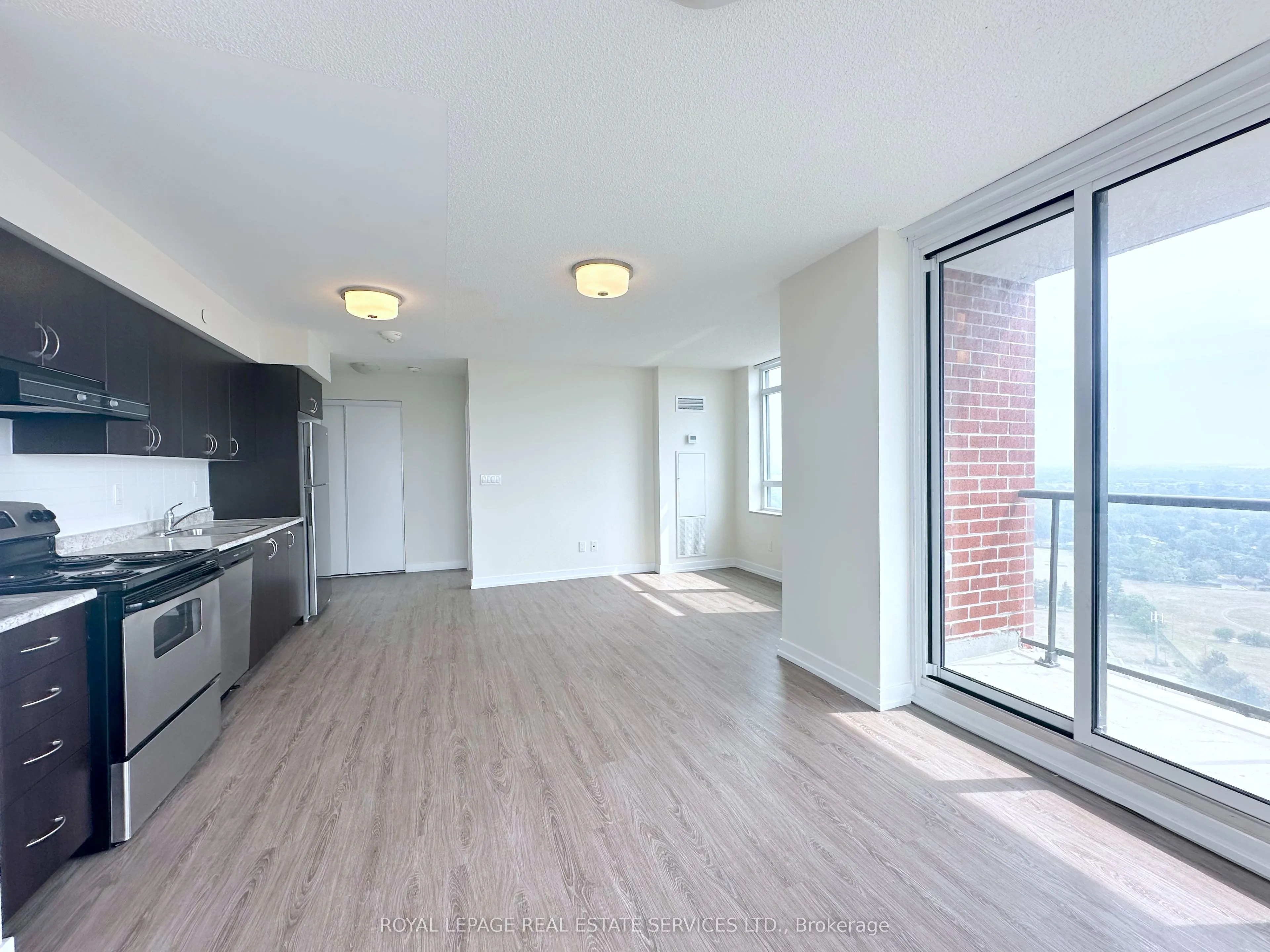 420 Harwood Avenue S, #2403