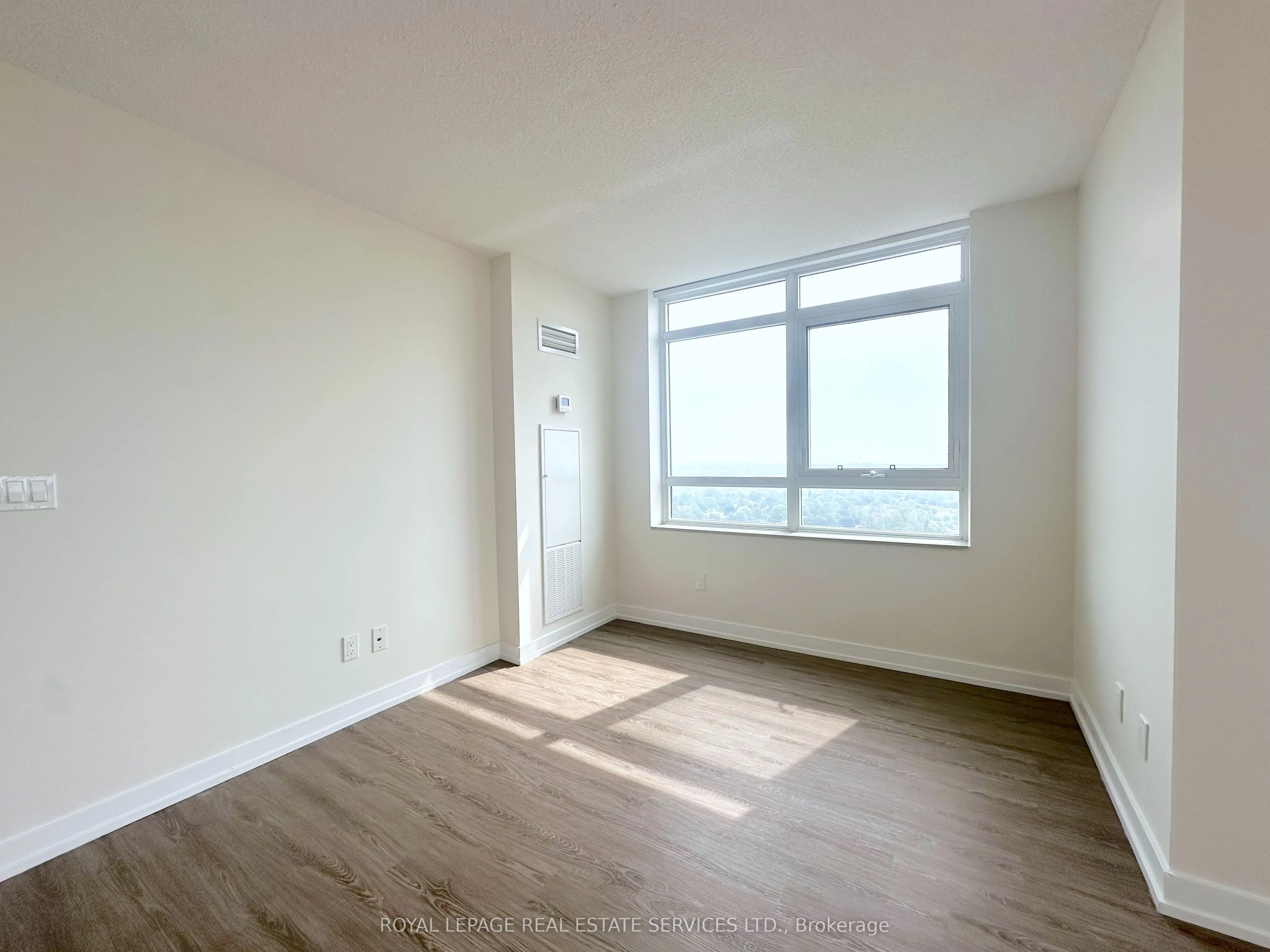 420 Harwood Avenue S, #2403