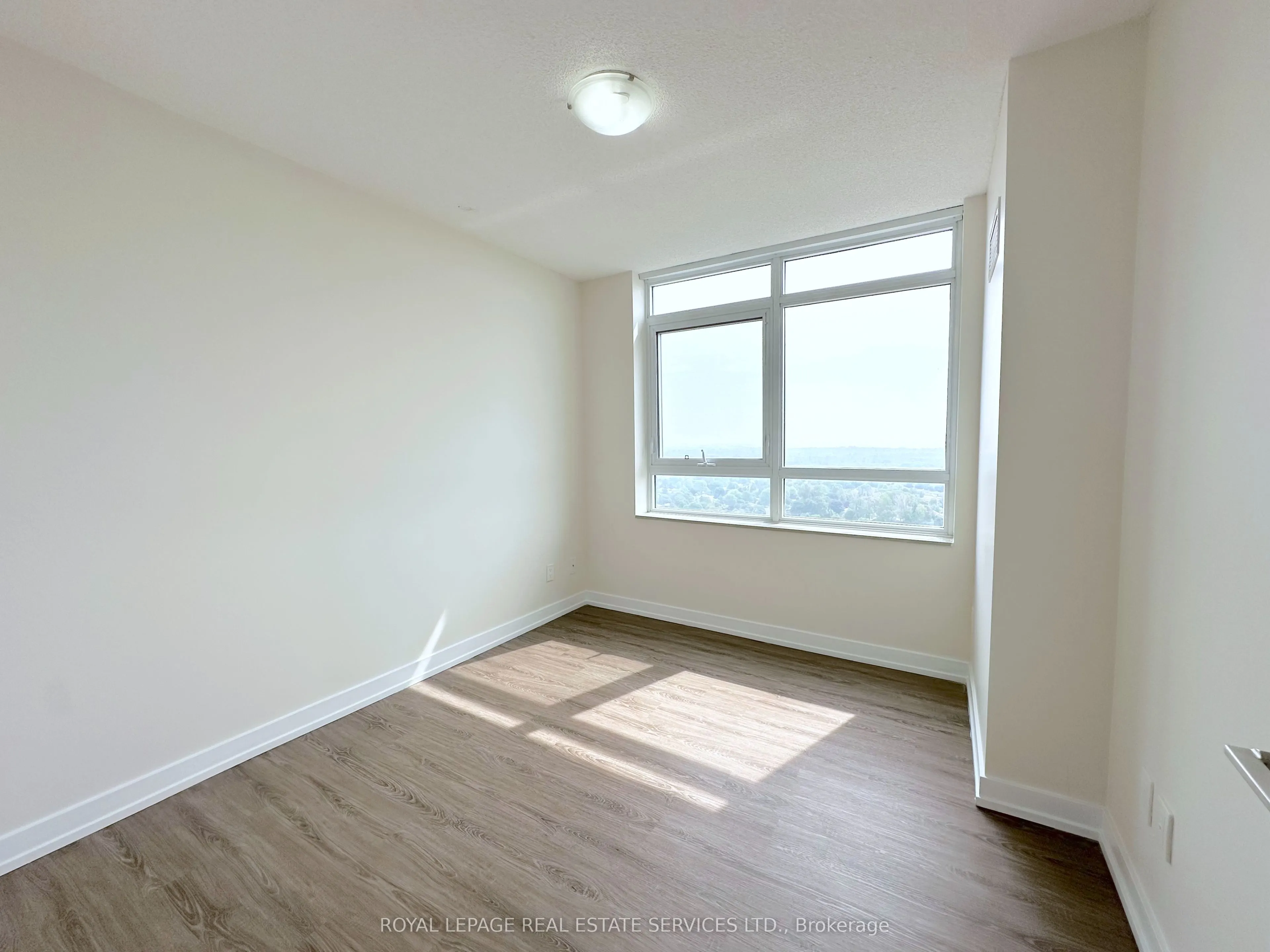 420 Harwood Avenue S, #2403