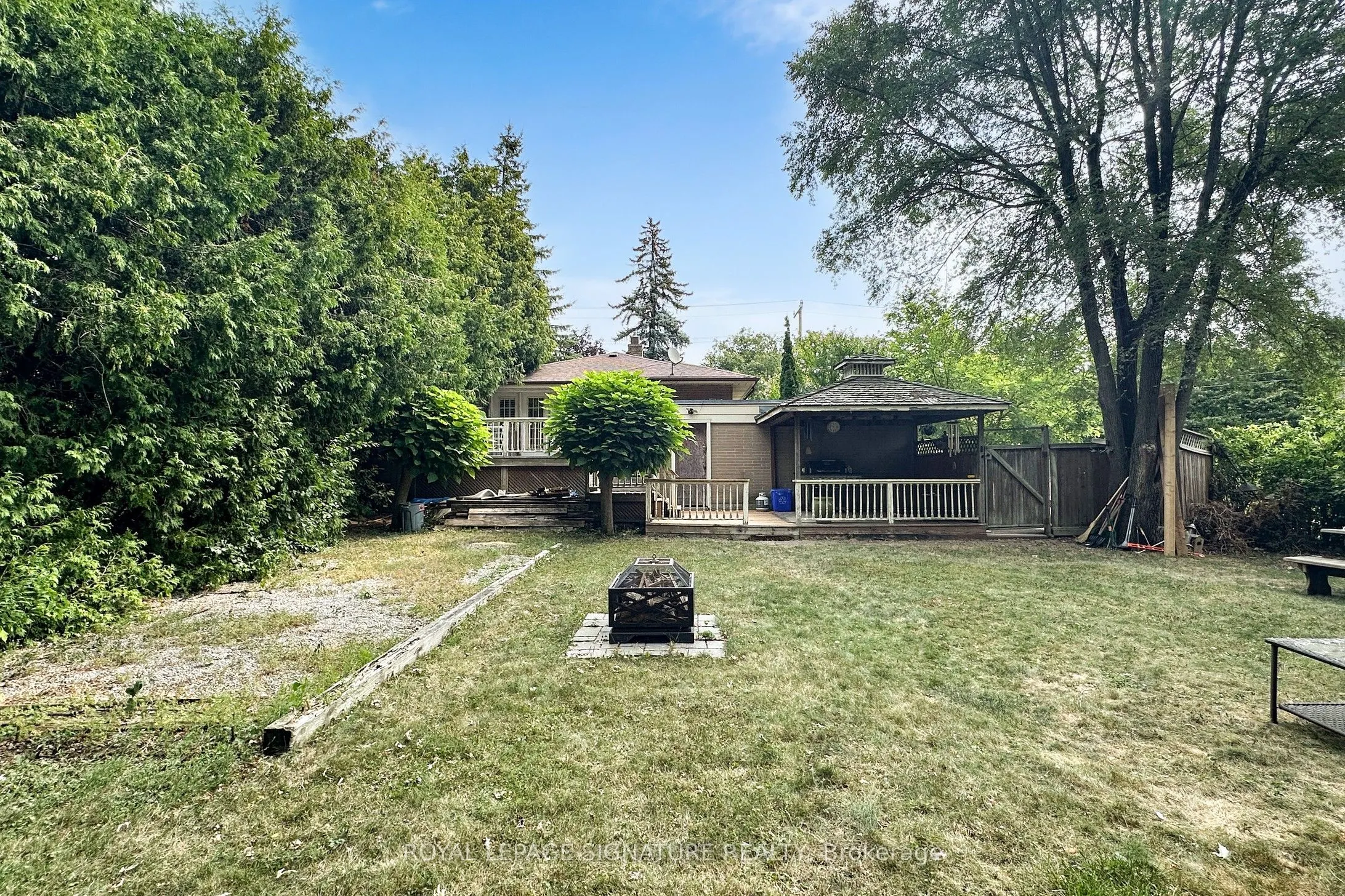 16 Bugle Hill Road