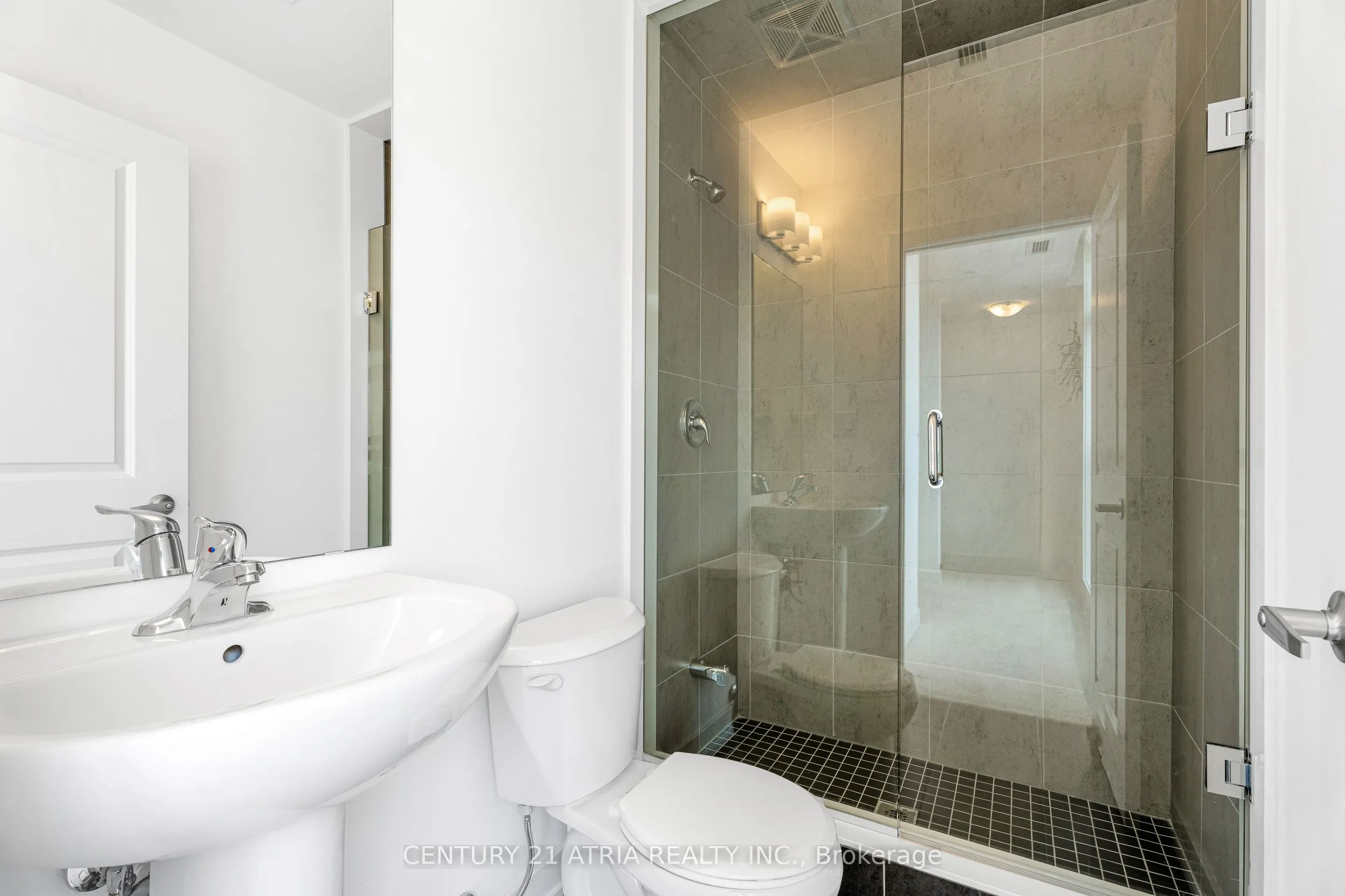 188 Angus Drive, #10