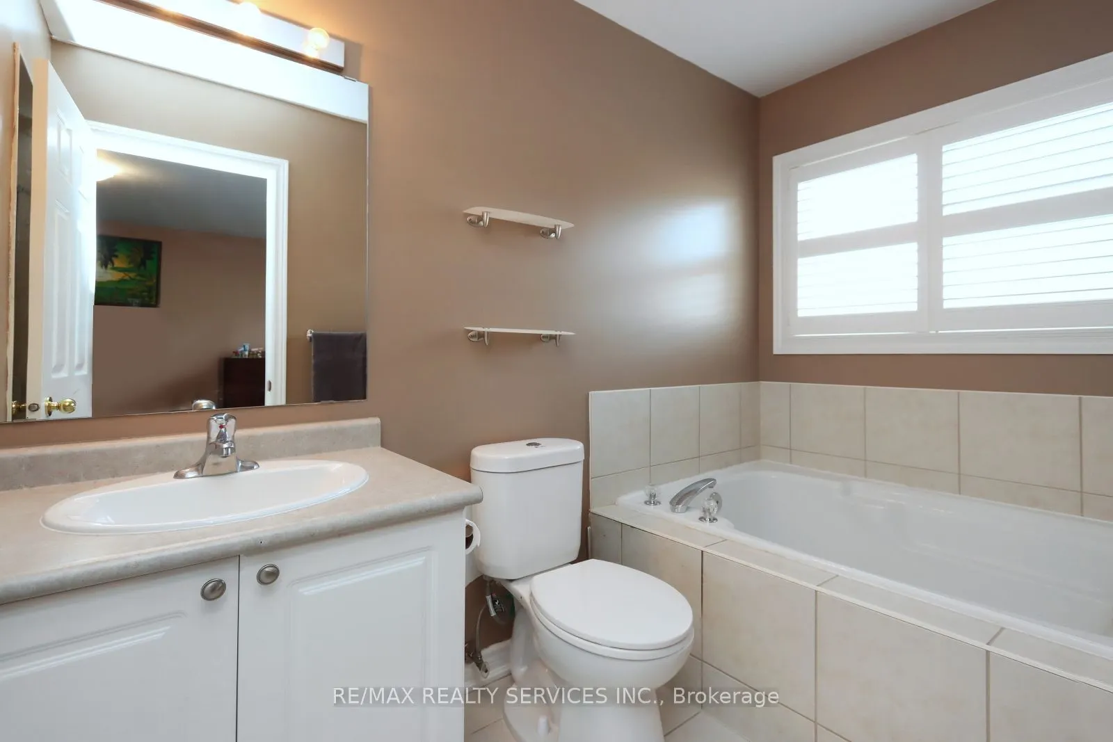 28 Hoile Drive
