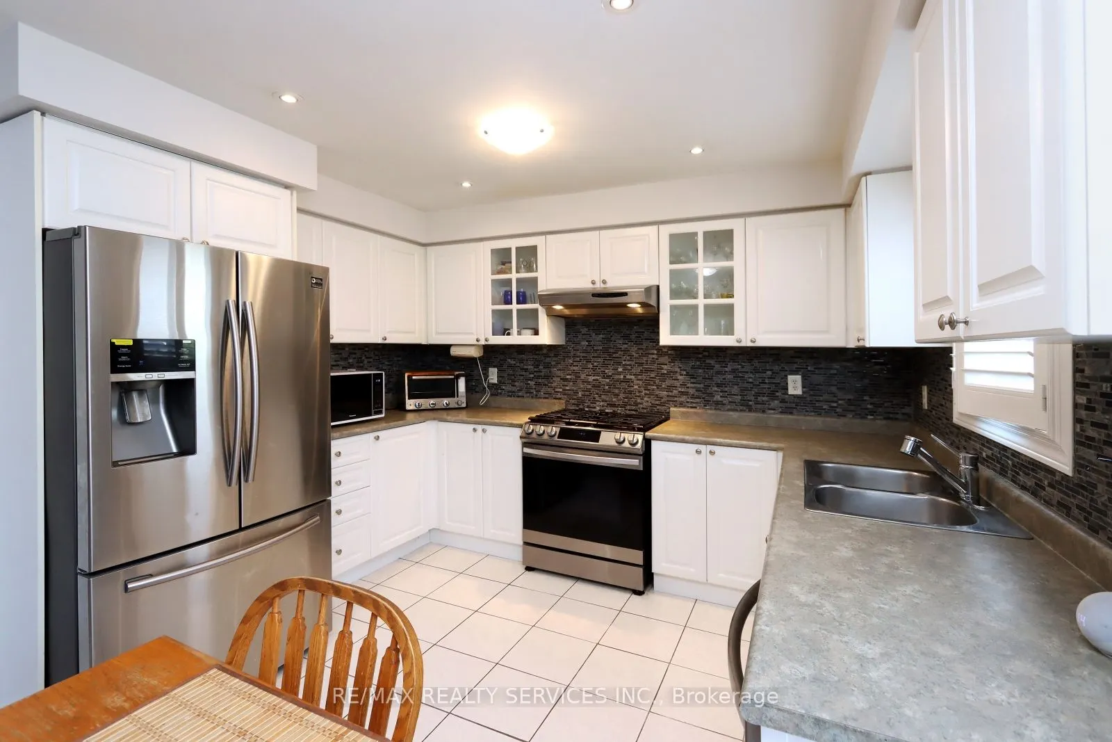 28 Hoile Drive