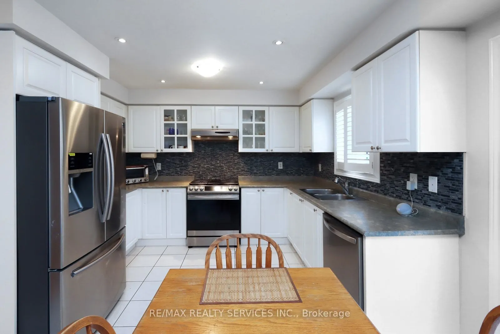 28 Hoile Drive