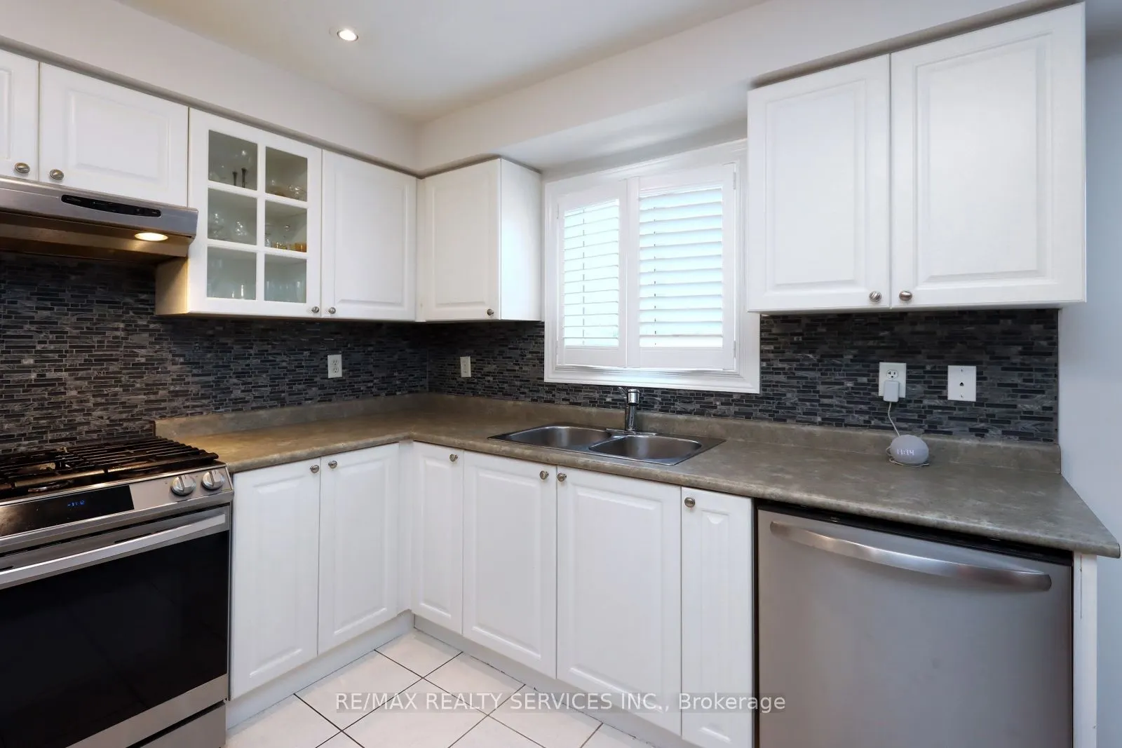 28 Hoile Drive