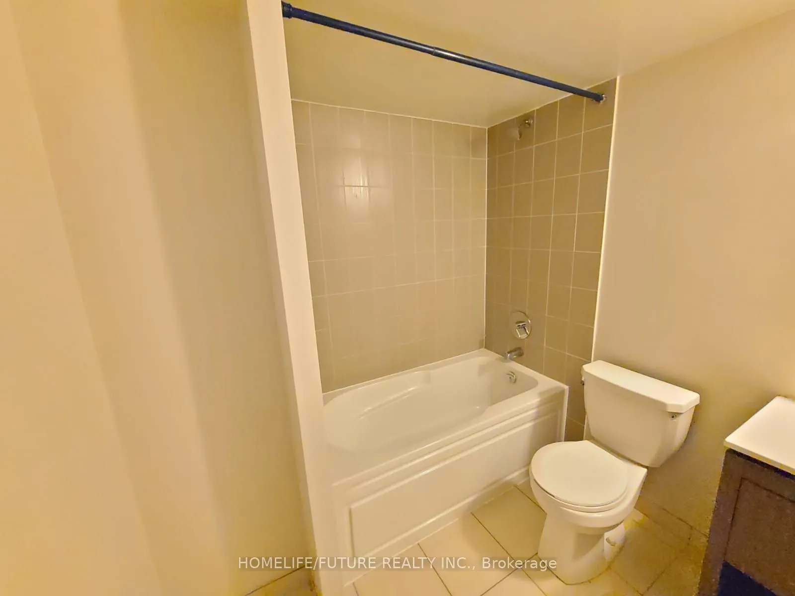 30 Meadowglen Place, #310
