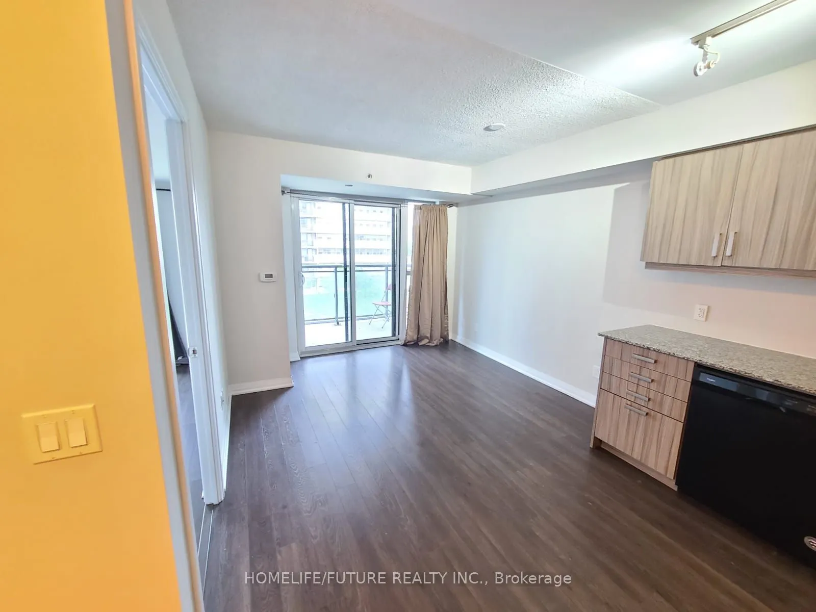 30 Meadowglen Place, #310
