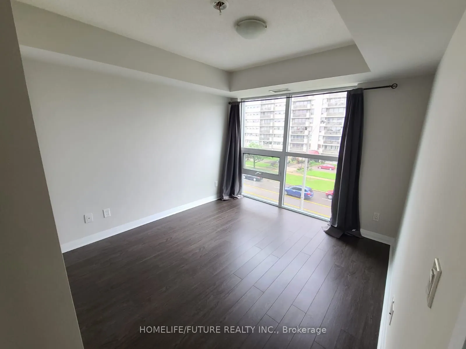 30 Meadowglen Place, #310
