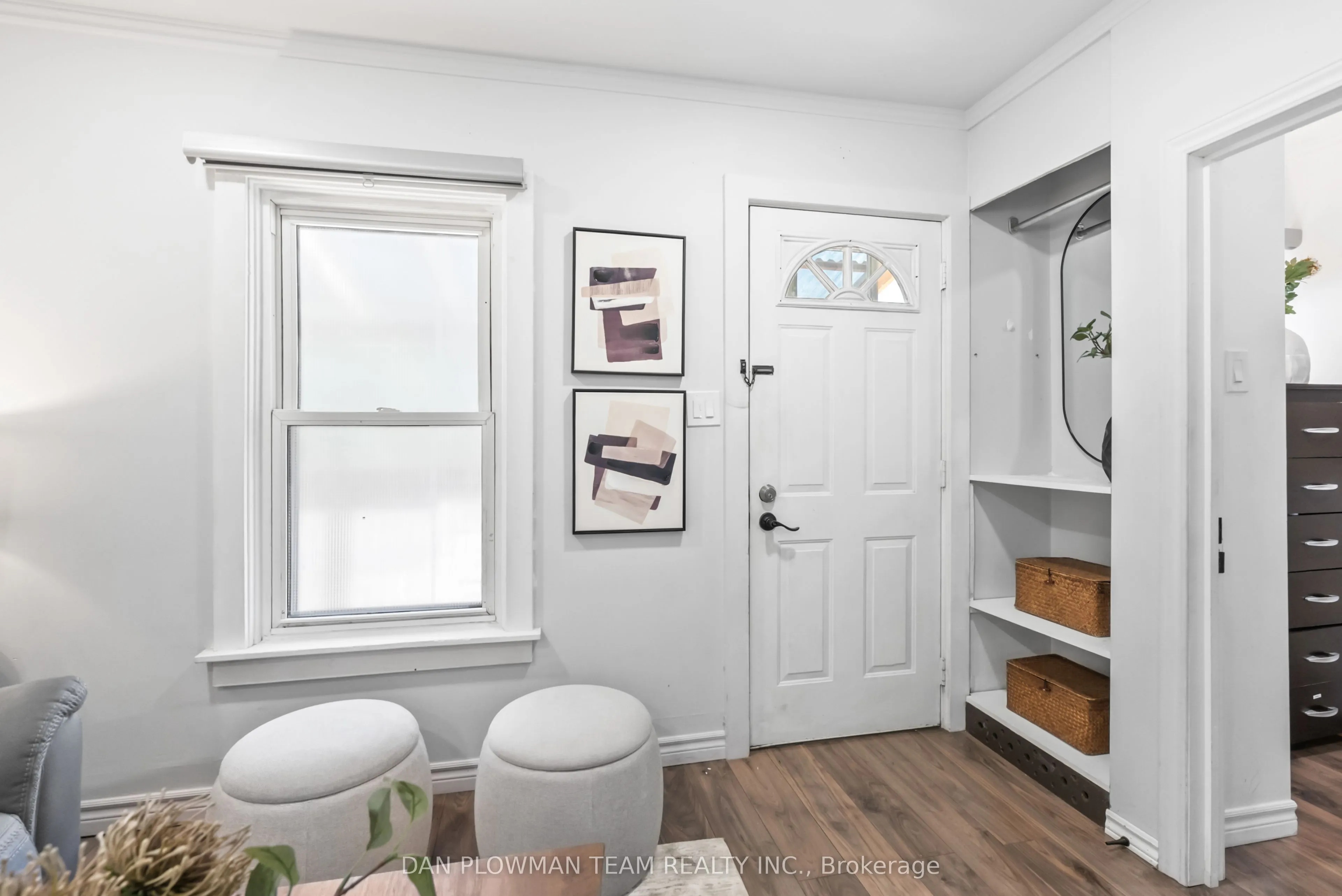 182 Bloor Street W