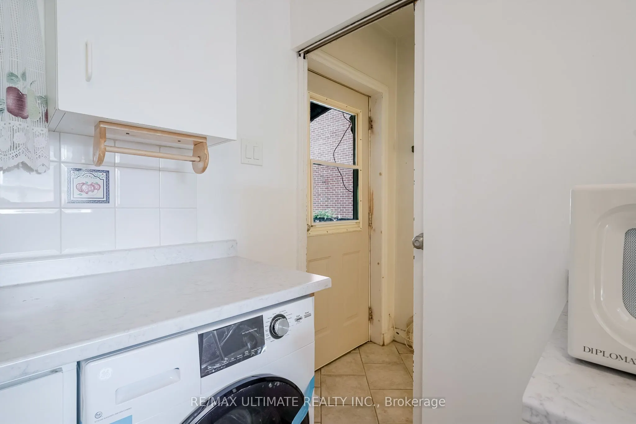 87 Maybourne Avenue, #Main