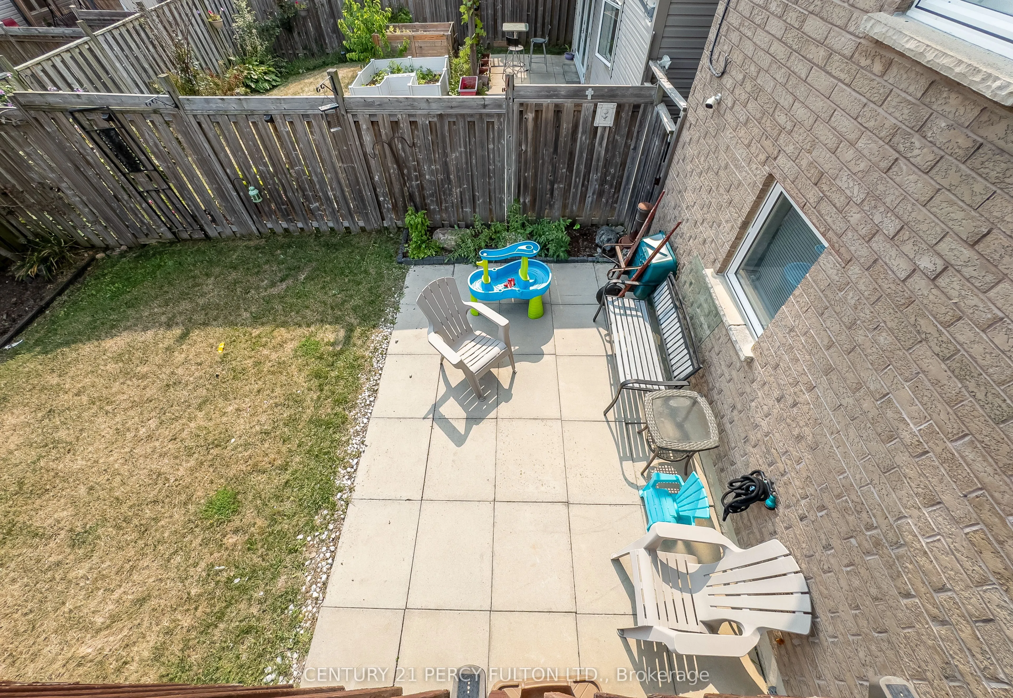 918 Taggart Crescent