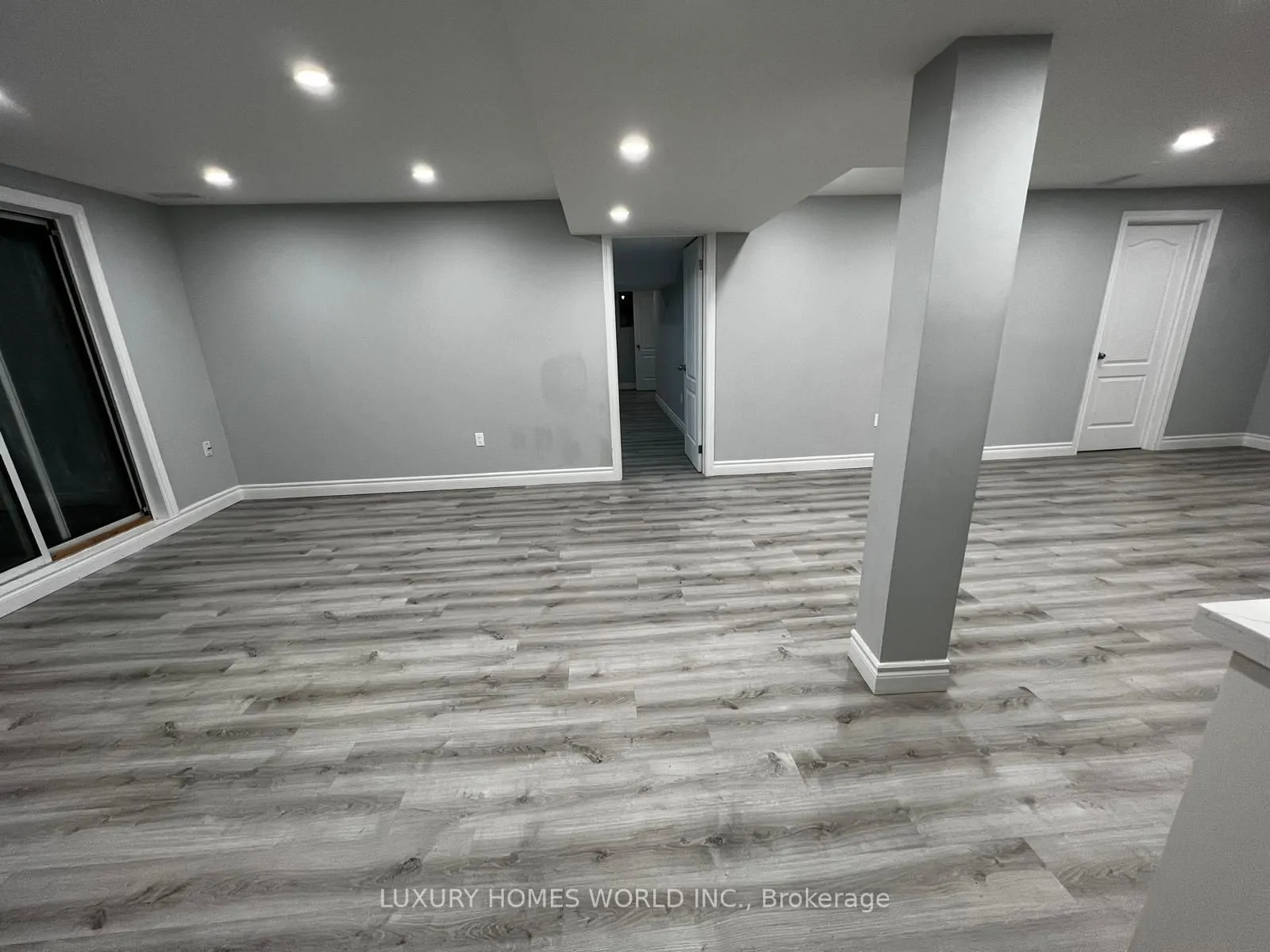 2293 Abbott Crescent
