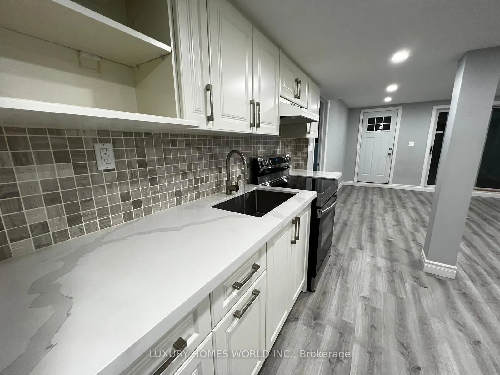 2293 Abbott Crescent