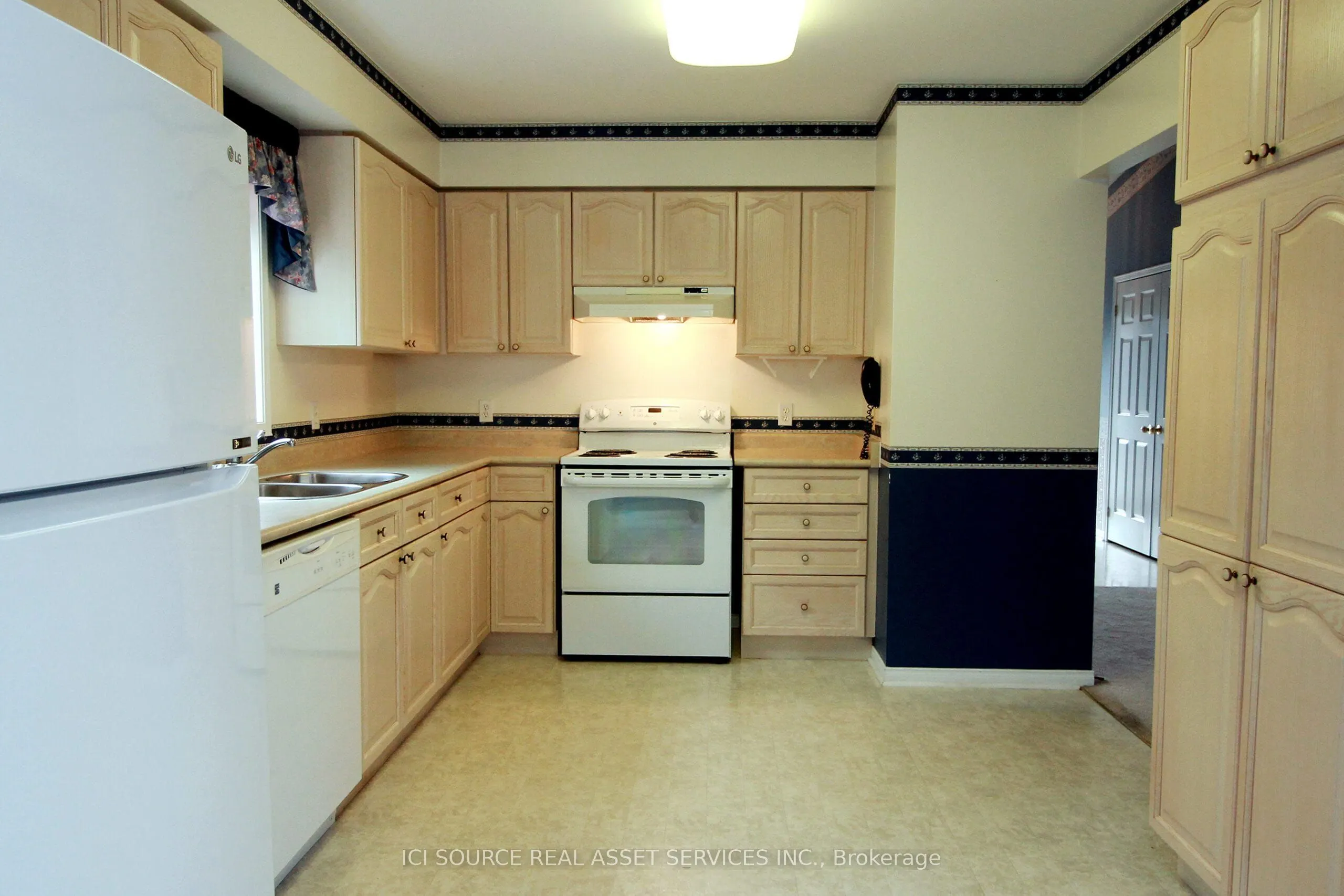 4 Algonquin Trail