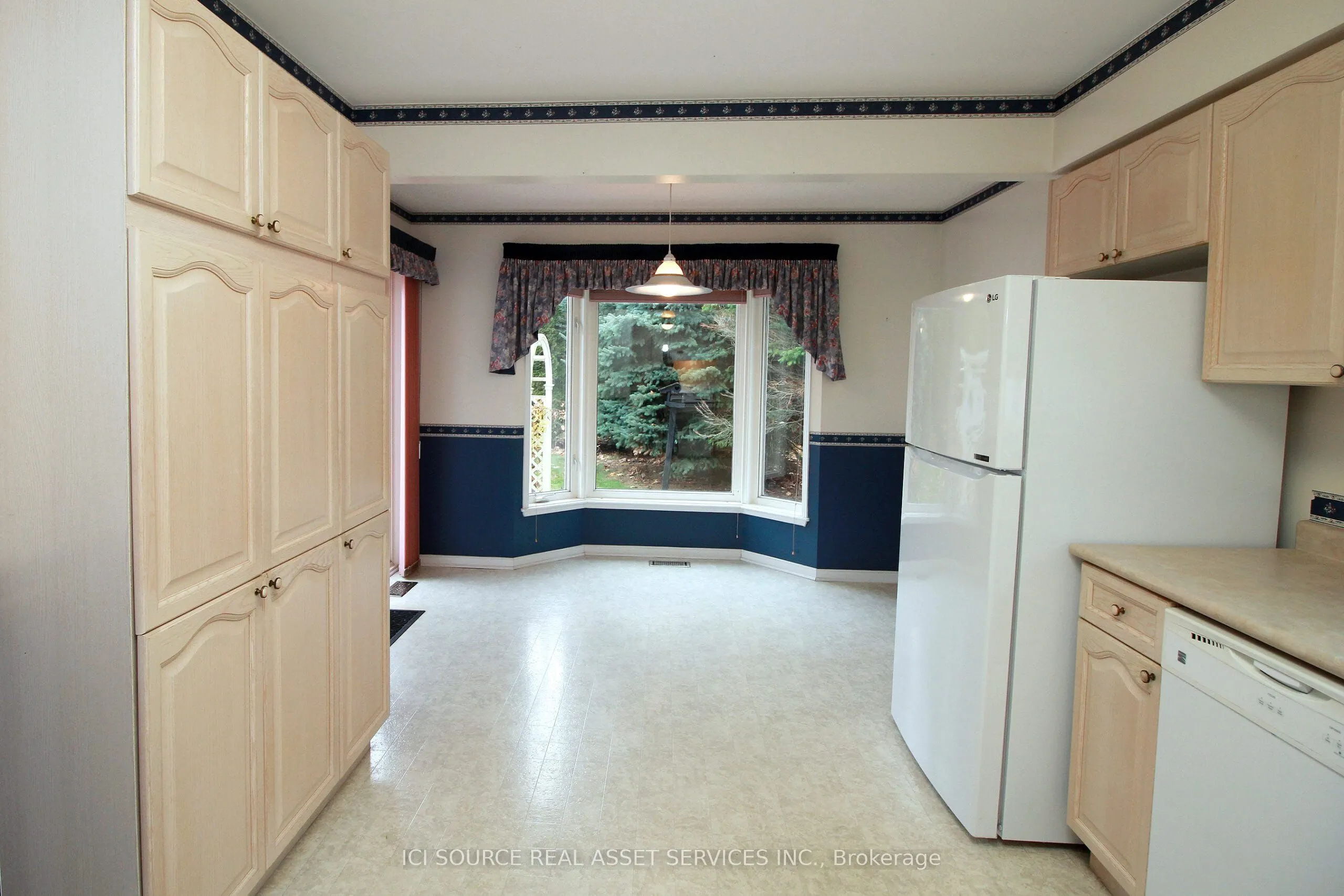 4 Algonquin Trail