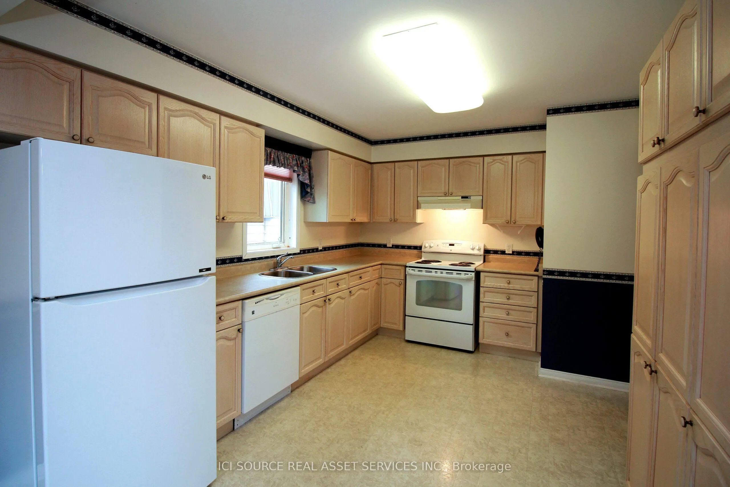 4 Algonquin Trail