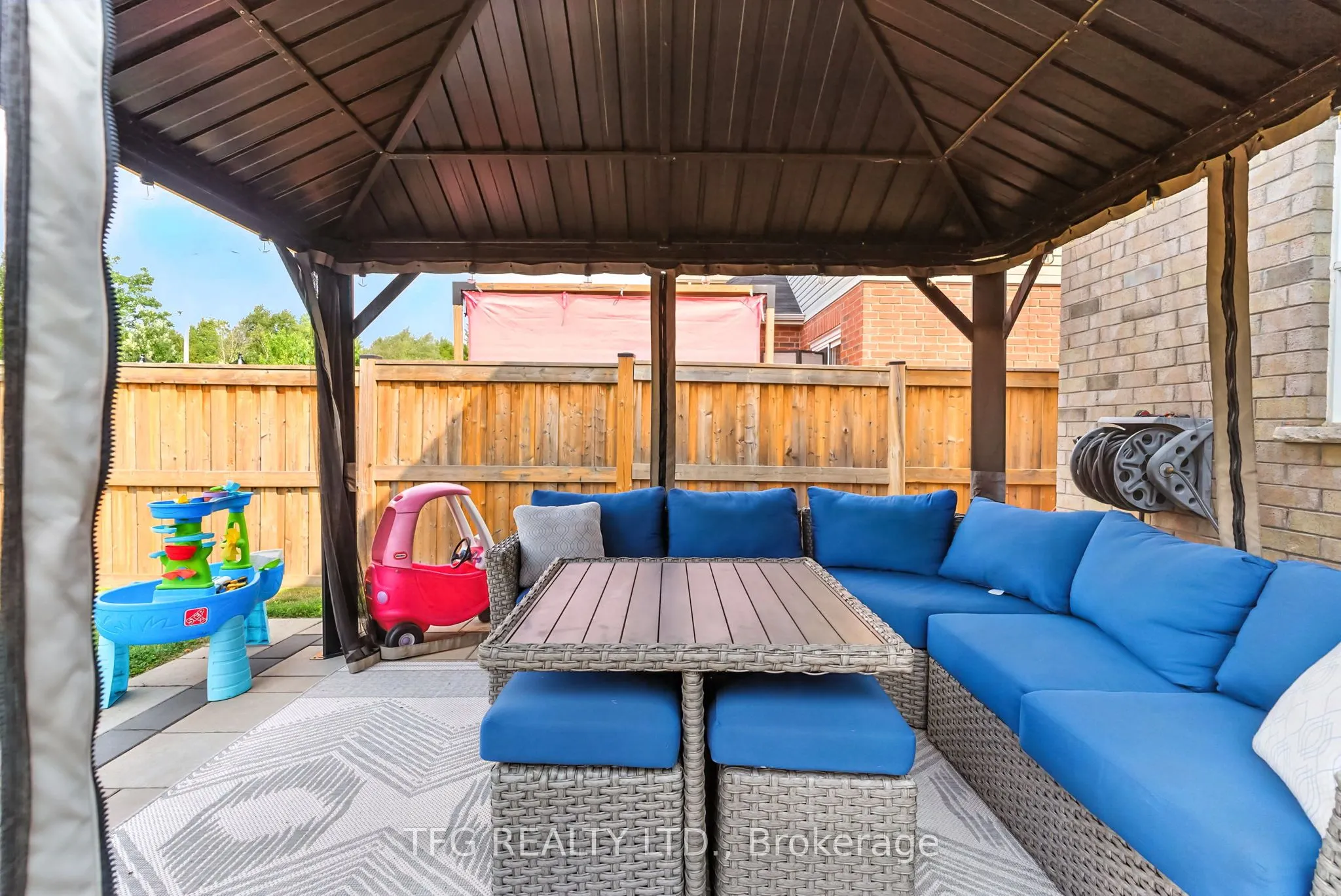 153 Mallory Street