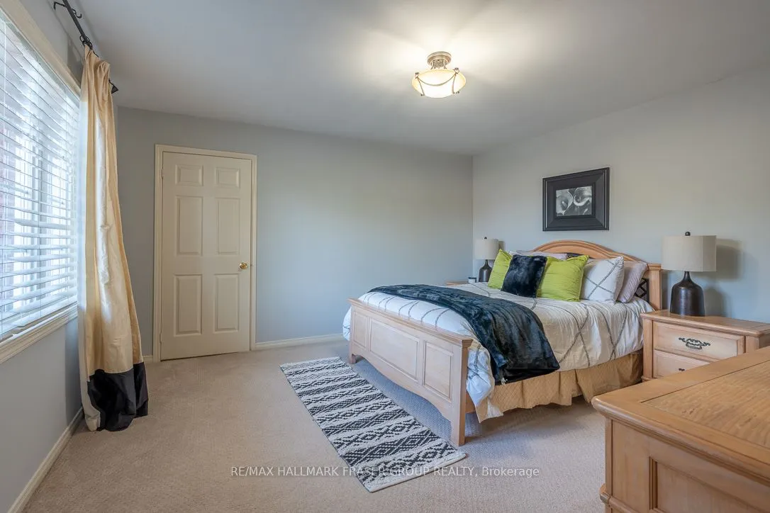 10 Weston Crescent