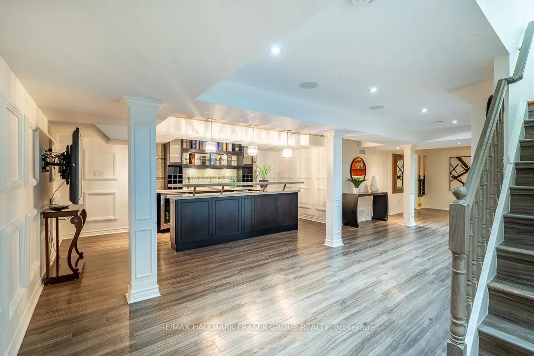 10 Weston Crescent