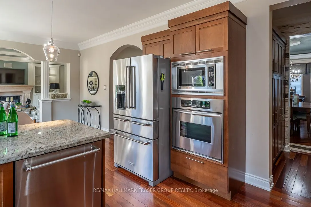 10 Weston Crescent