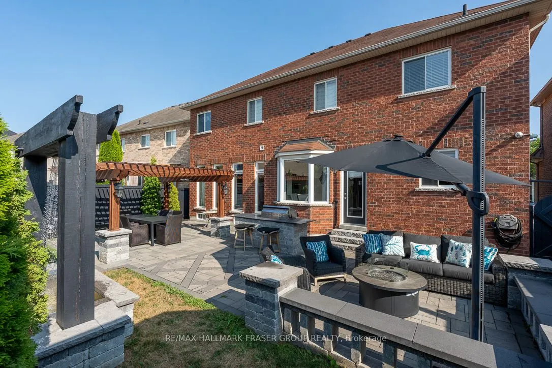 10 Weston Crescent