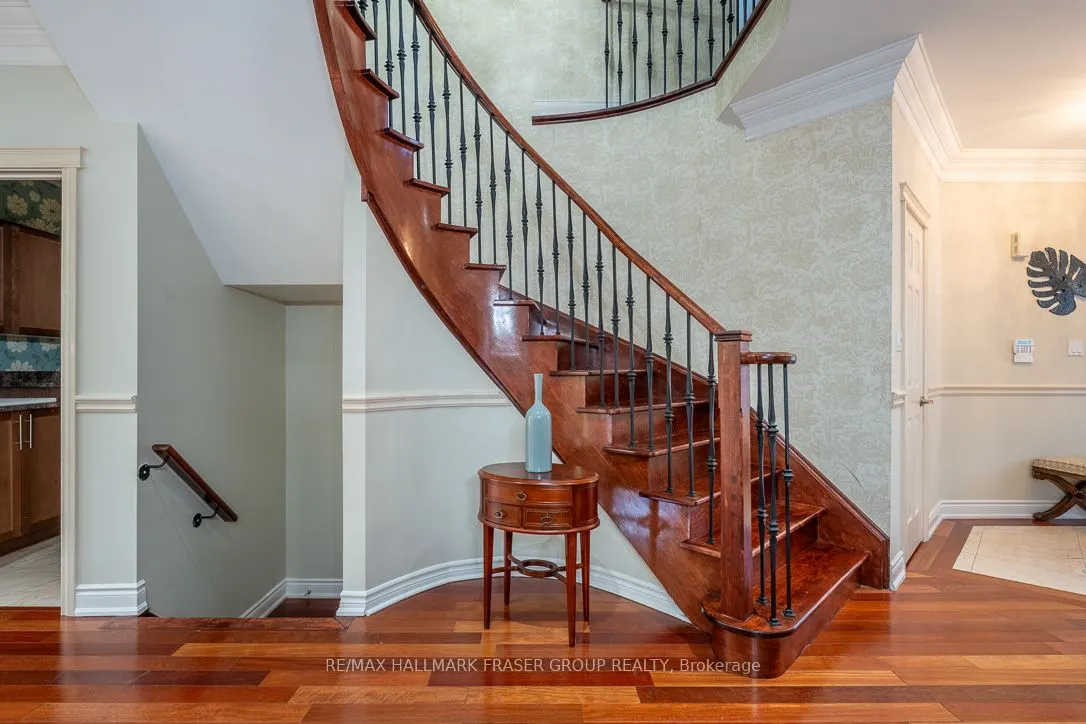 10 Weston Crescent