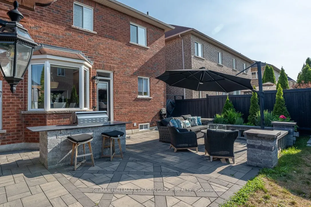 10 Weston Crescent
