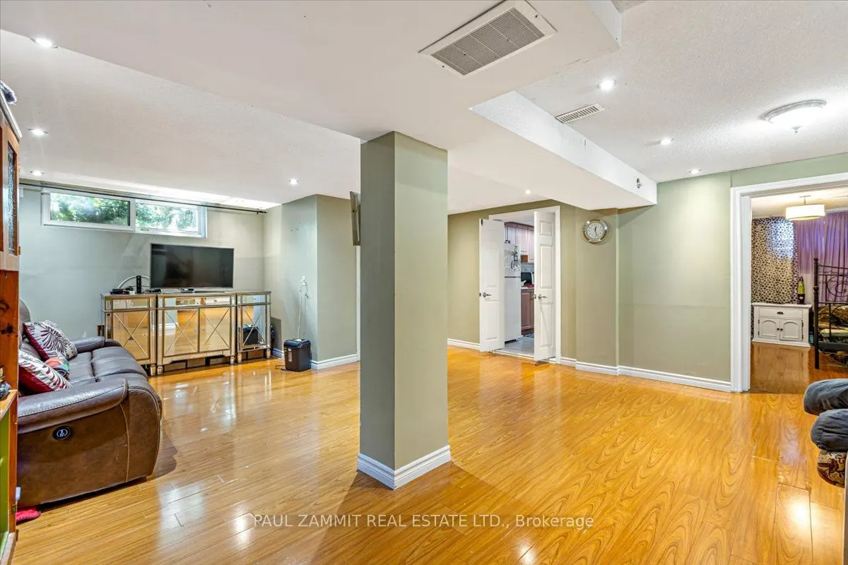 16 Paloma Place
