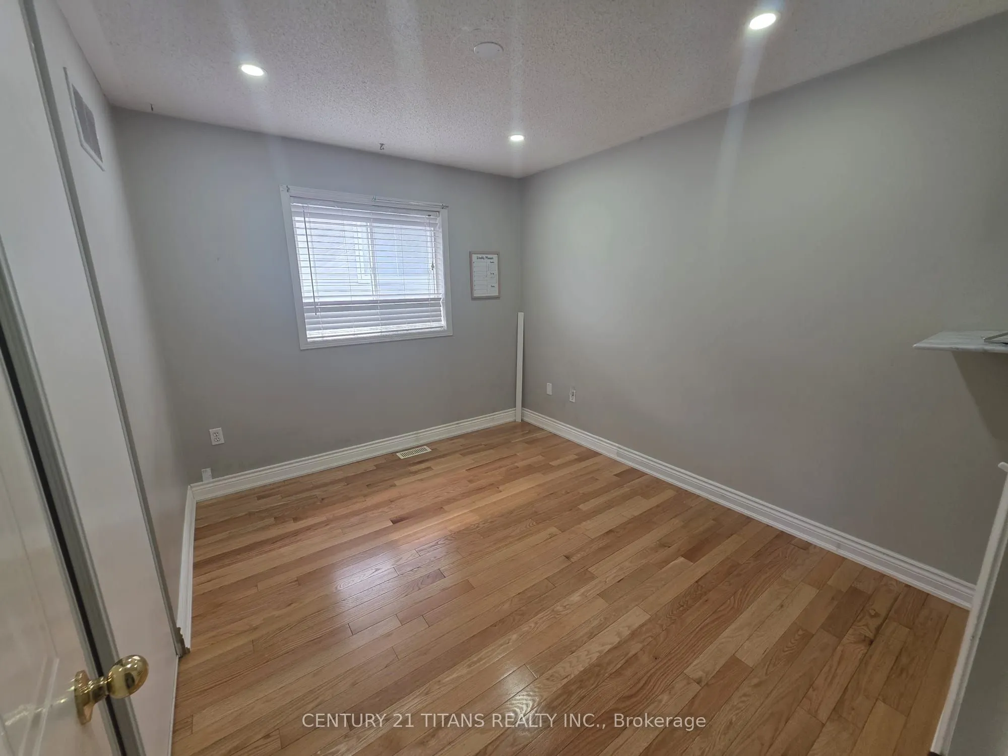 51 Marchwood Crescent, #MainFloor