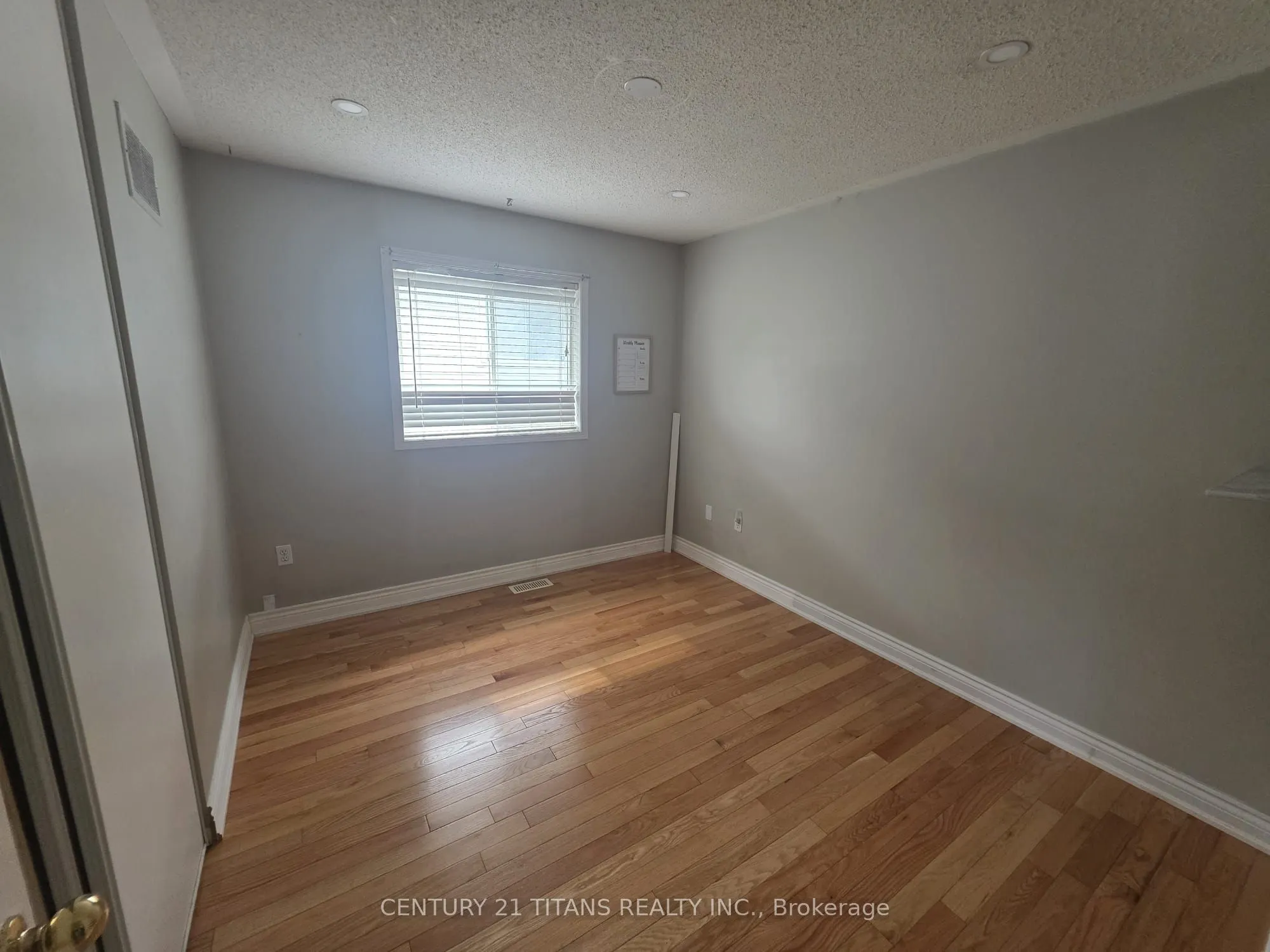 51 Marchwood Crescent, #MainFloor